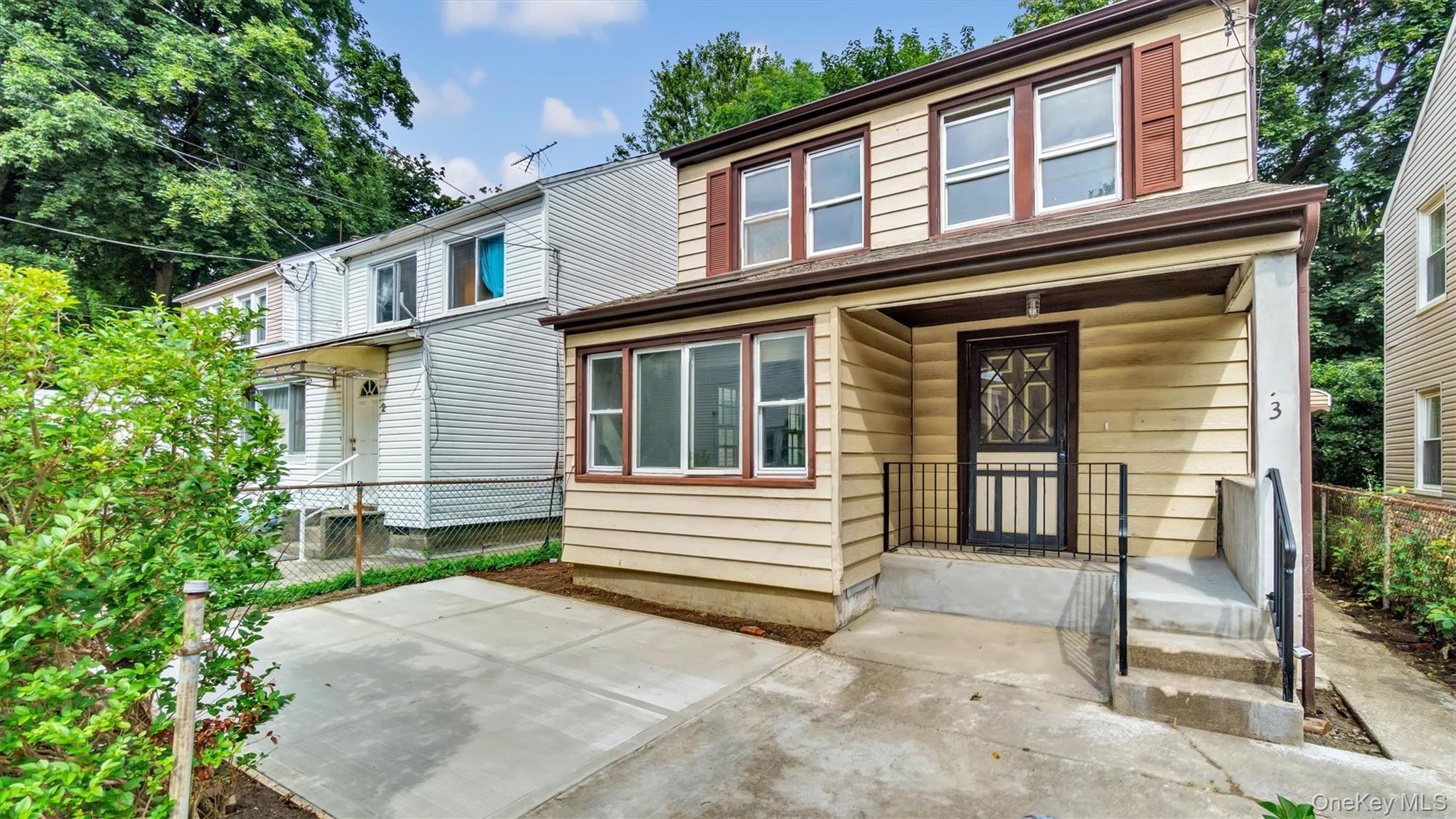 3 Walnut Place, Great Neck, NY 11021