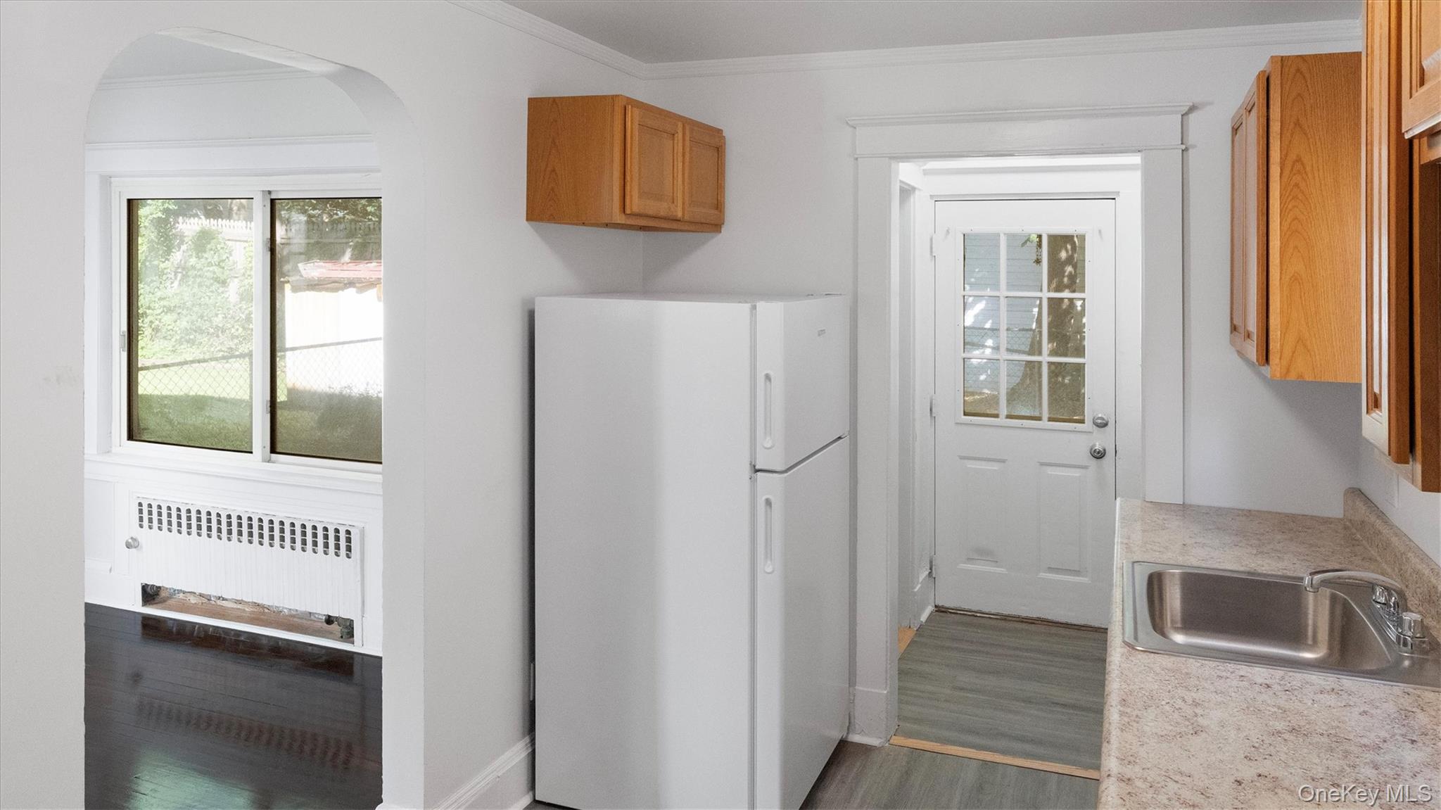 3 Walnut Place, Great Neck, NY 11021