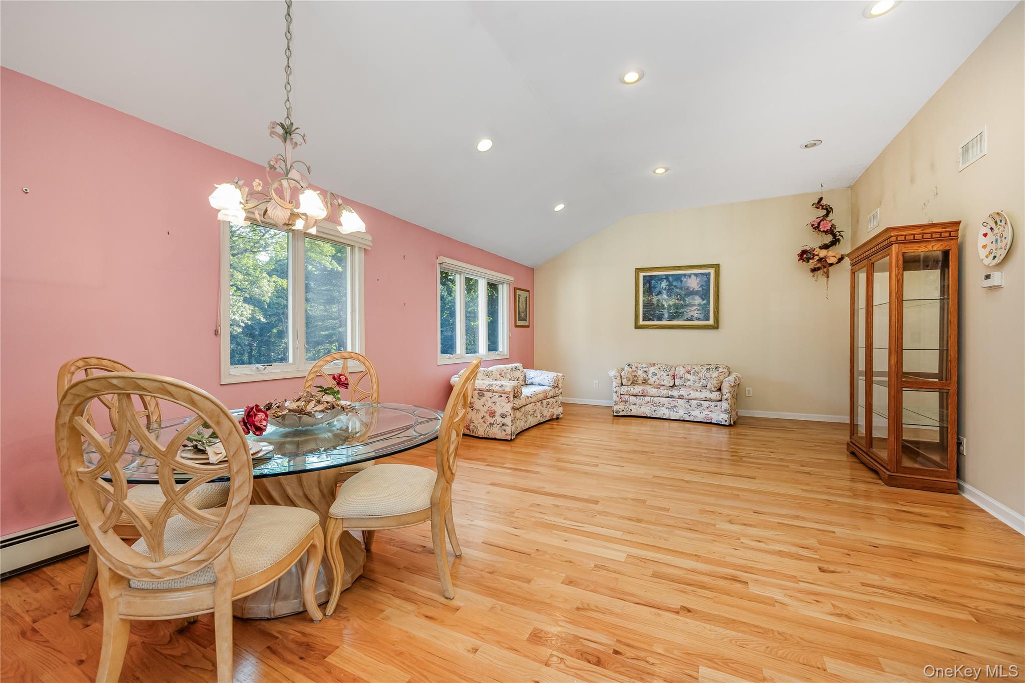 1340 Spur Drive S, Islip, NY 11751