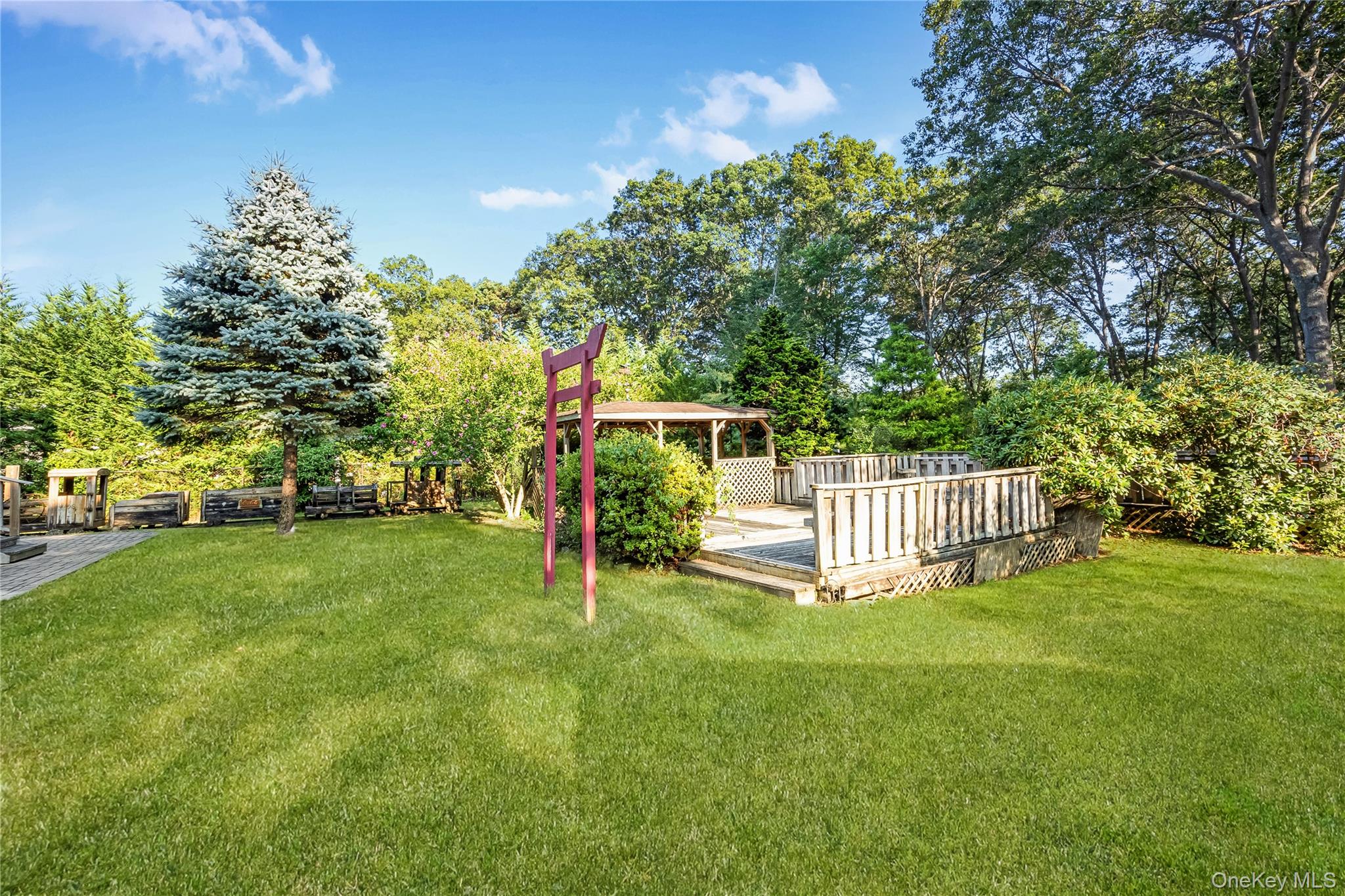 1340 Spur Drive S, Islip, NY 11751