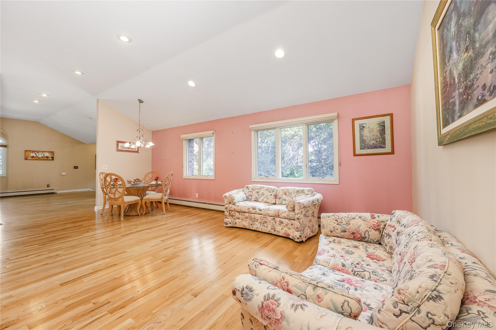 1340 Spur Drive S, Islip, NY 11751