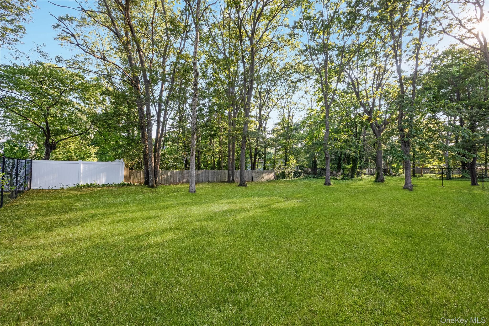 1340 Spur Drive S, Islip, NY 11751