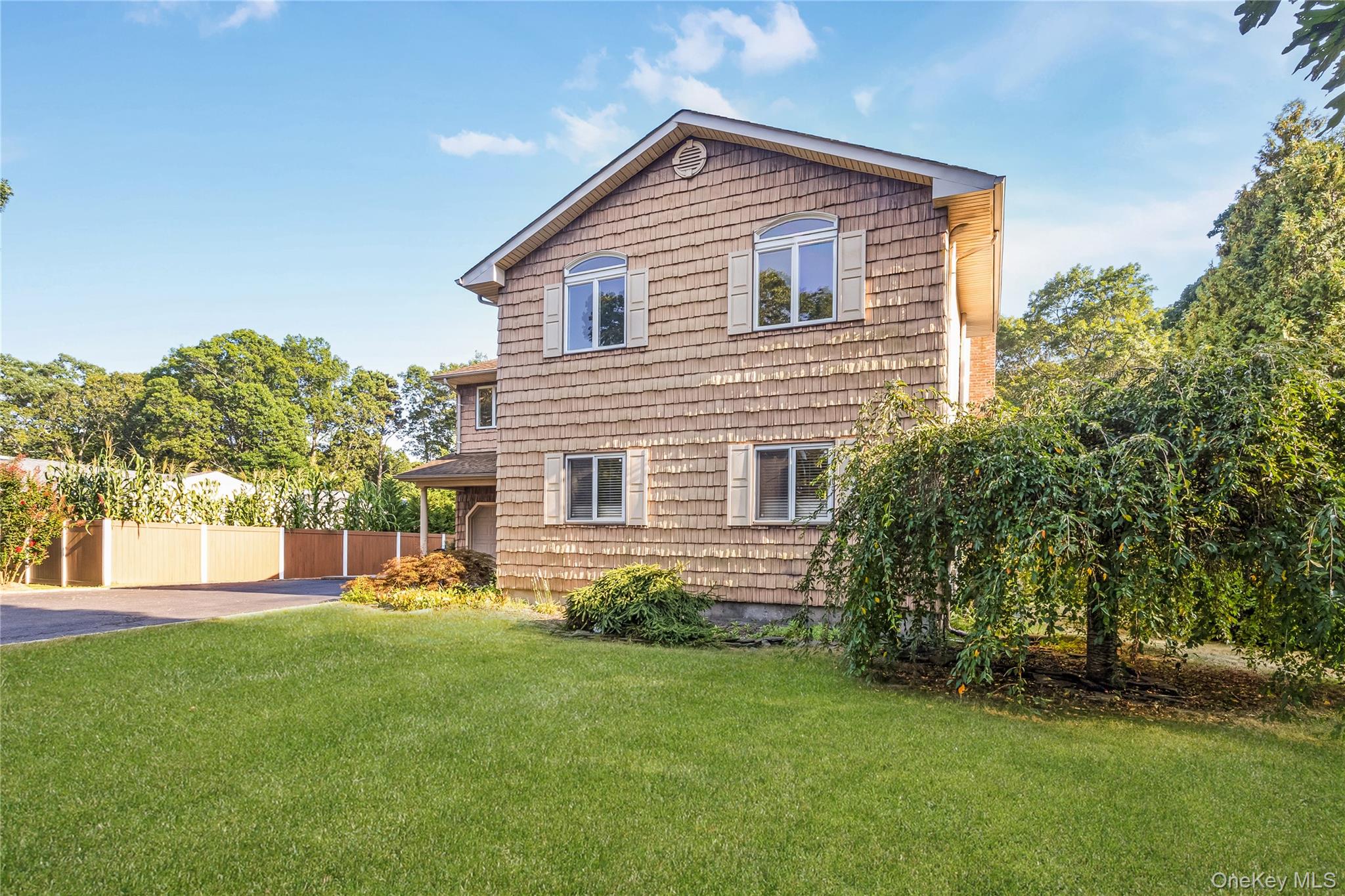 1340 Spur Drive S, Islip, NY 11751