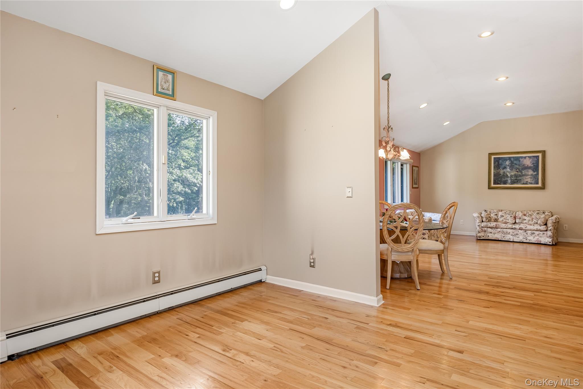 1340 Spur Drive S, Islip, NY 11751