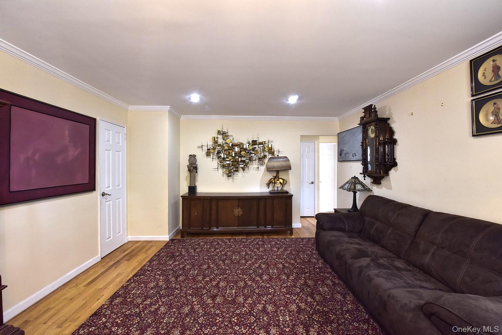 5766 246th Crescent # F8, Douglaston, NY 11362