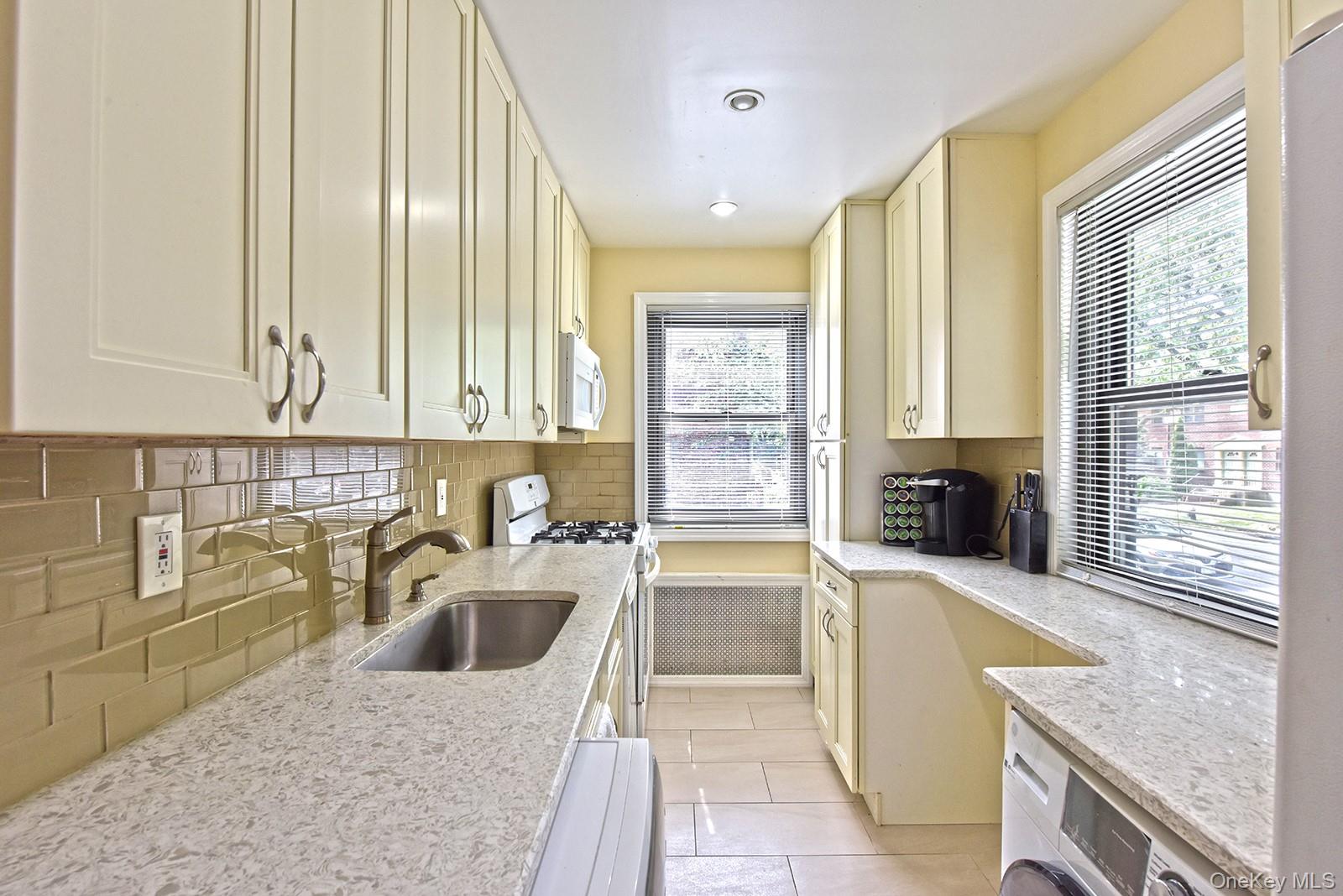 5766 246th Crescent # F8, Douglaston, NY 11362