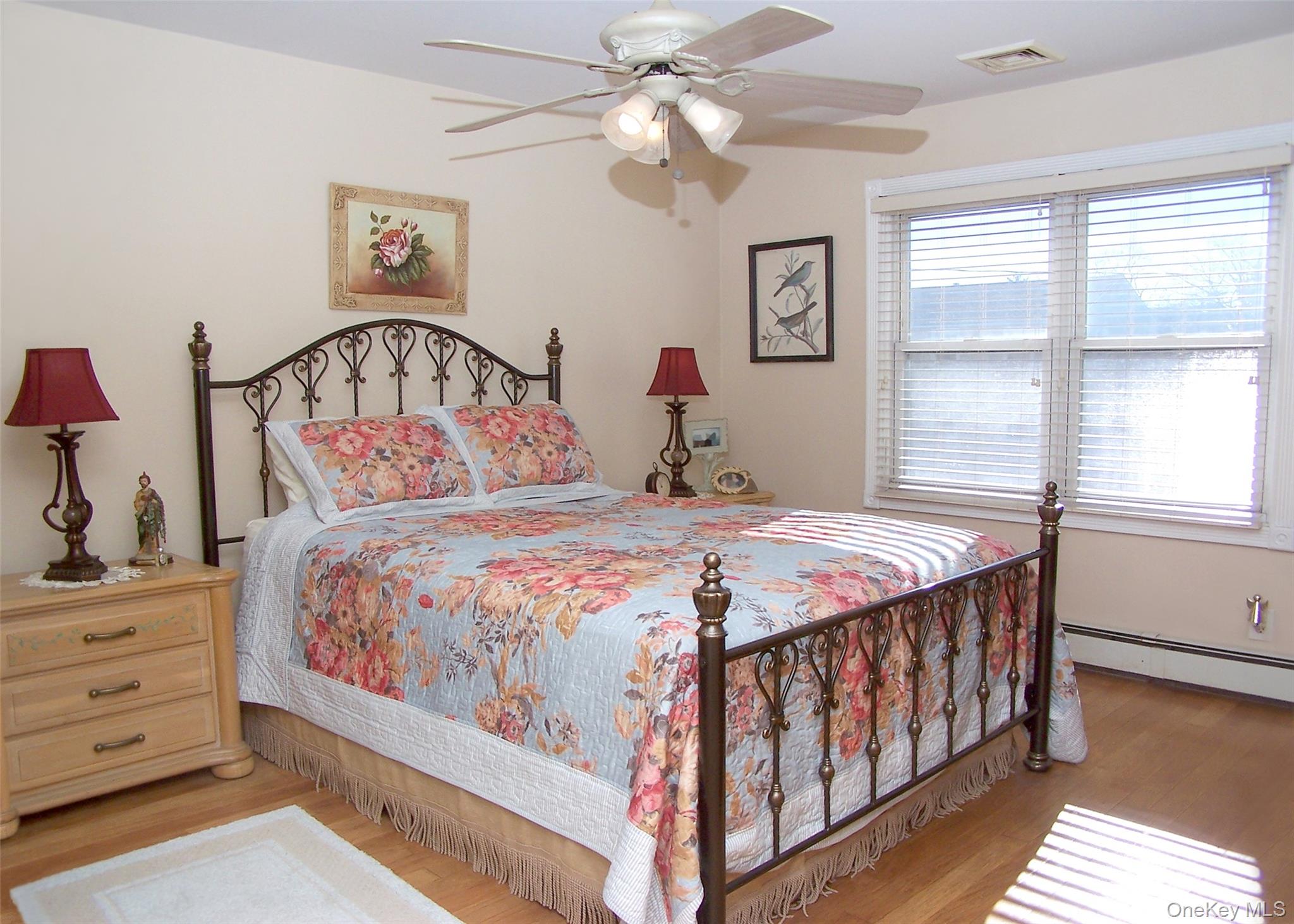 85 Oakland Avenue, Lynbrook, NY 11563