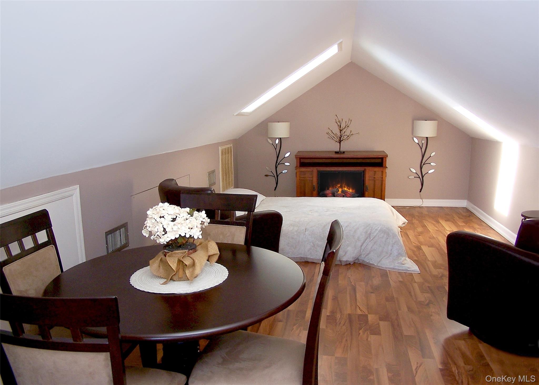 85 Oakland Avenue, Lynbrook, NY 11563