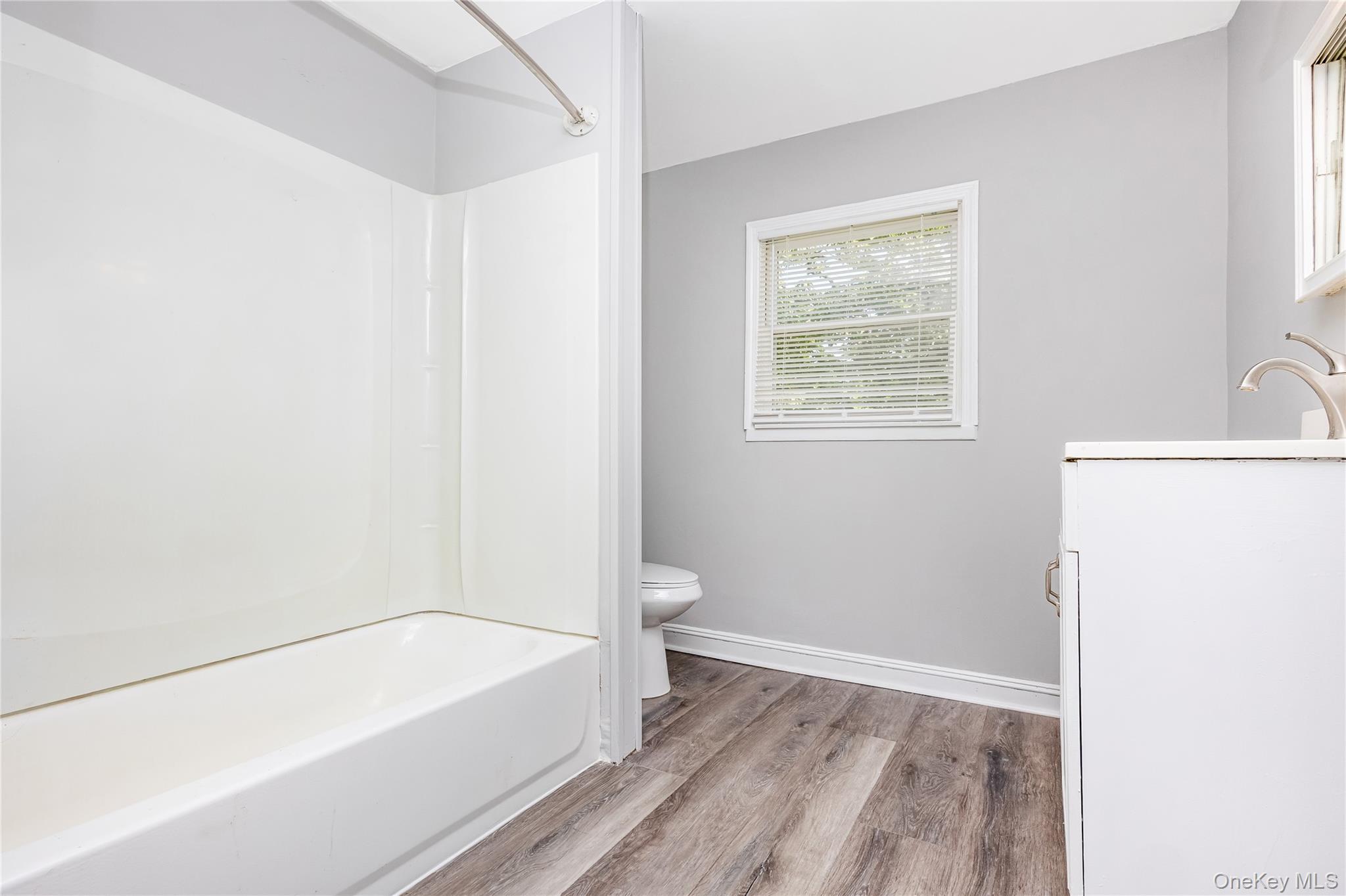 25 1st Street, Islip, NY 11751