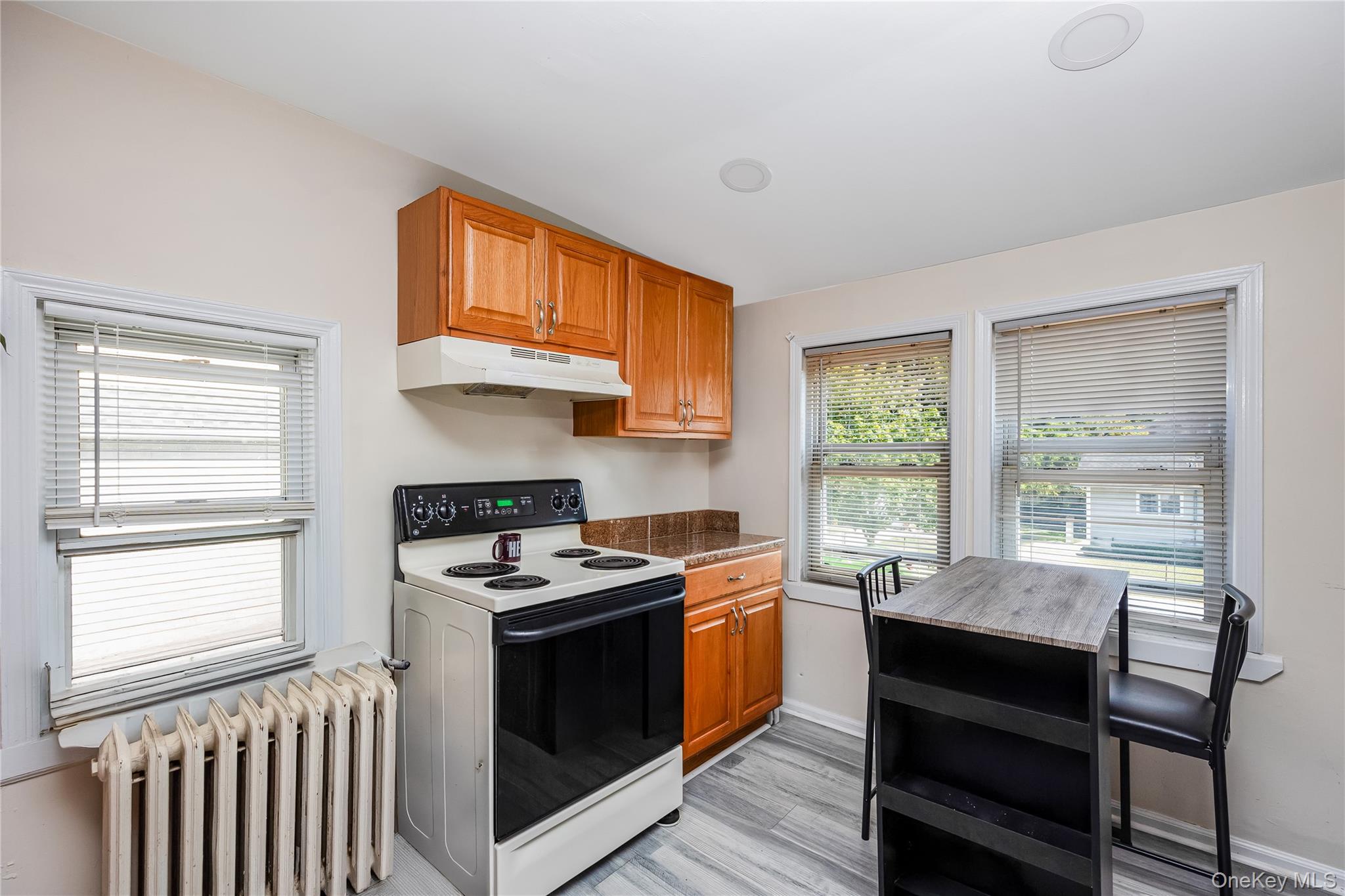 25 1st Street, Islip, NY 11751