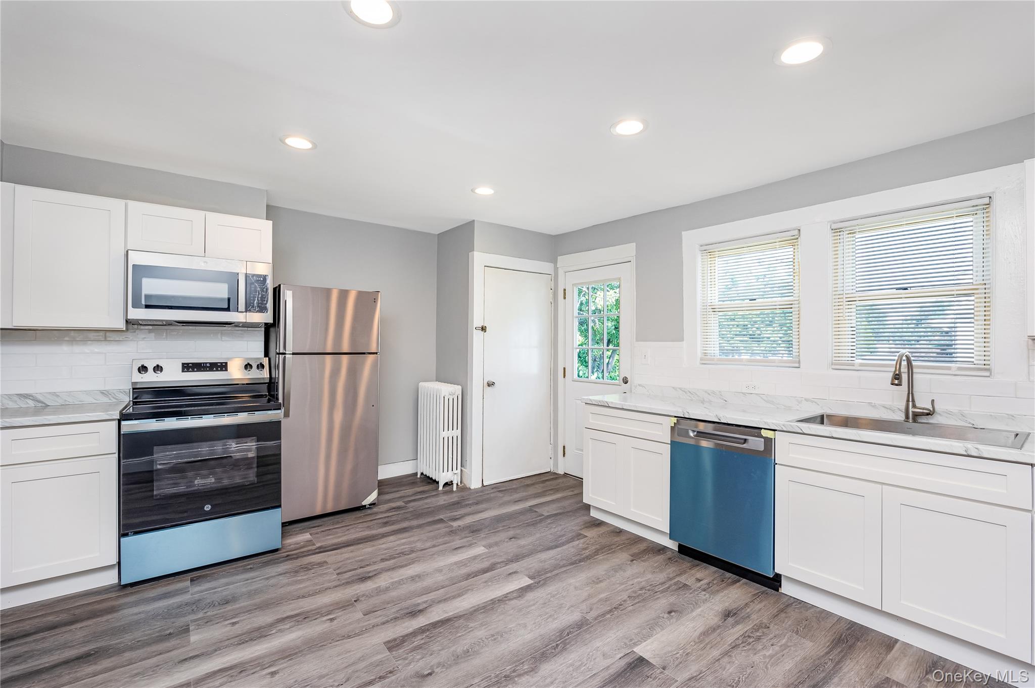 25 1st Street, Islip, NY 11751