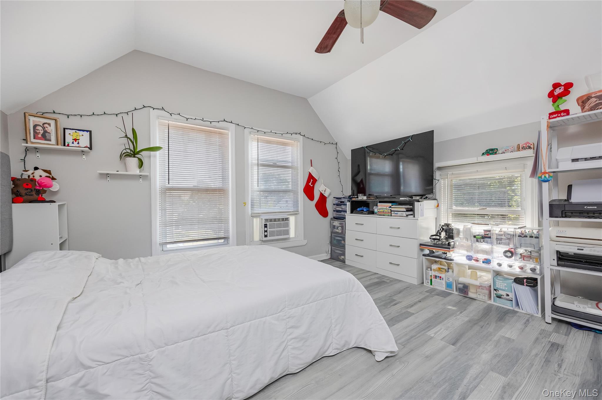 25 1st Street, Islip, NY 11751