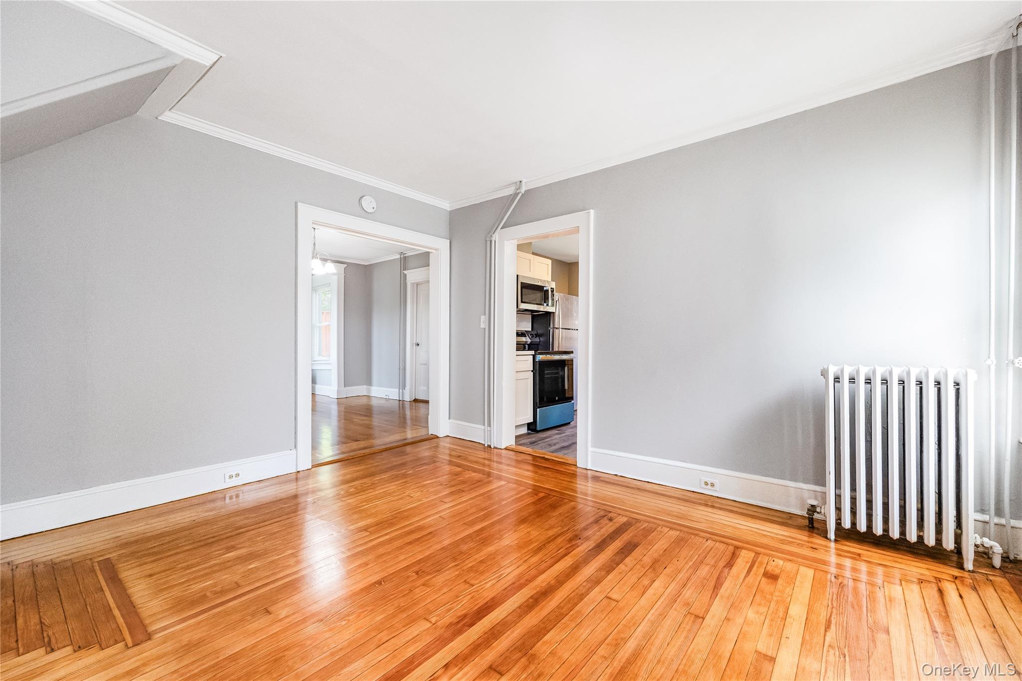 25 1st Street, Islip, NY 11751