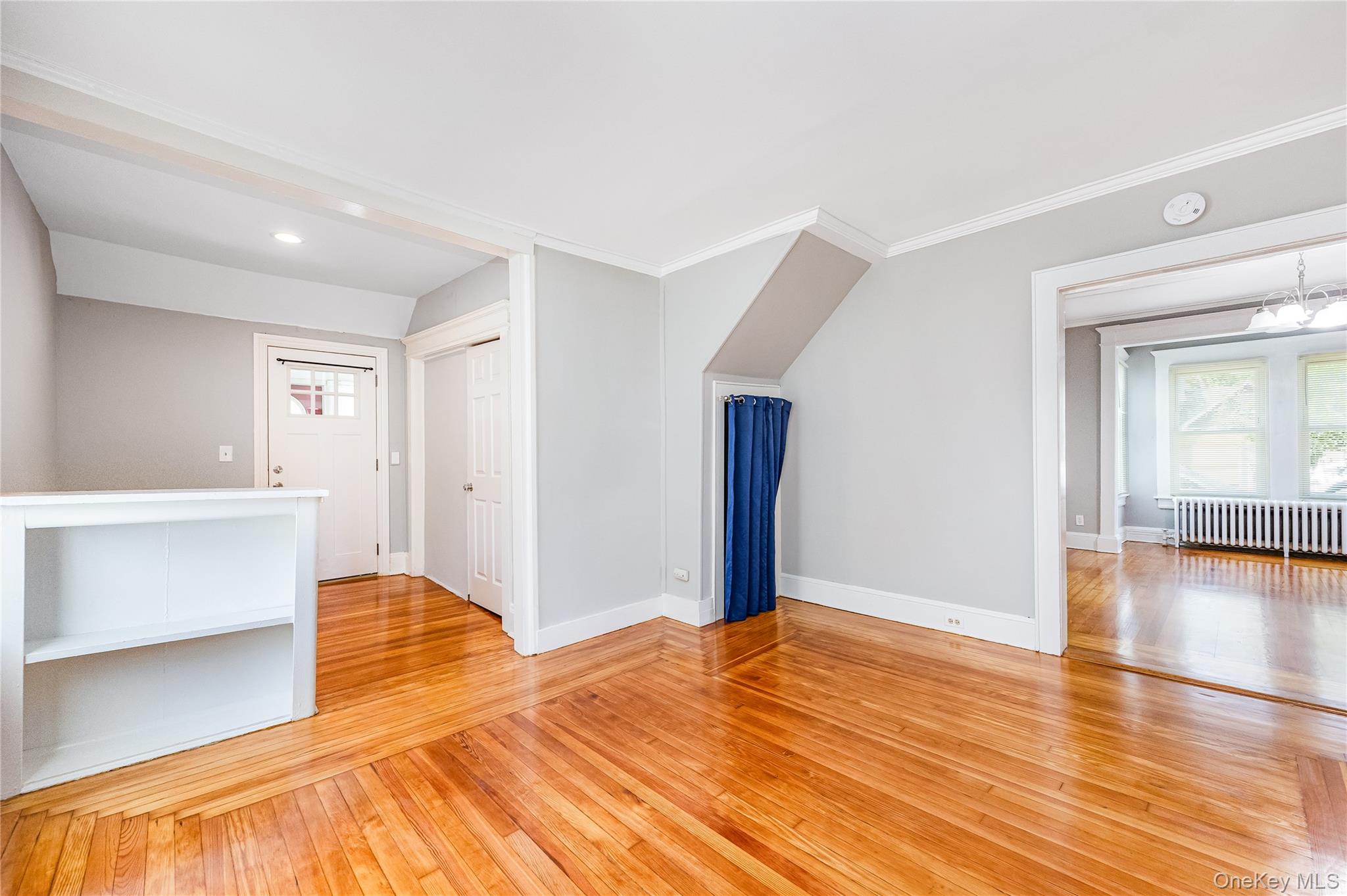 25 1st Street, Islip, NY 11751