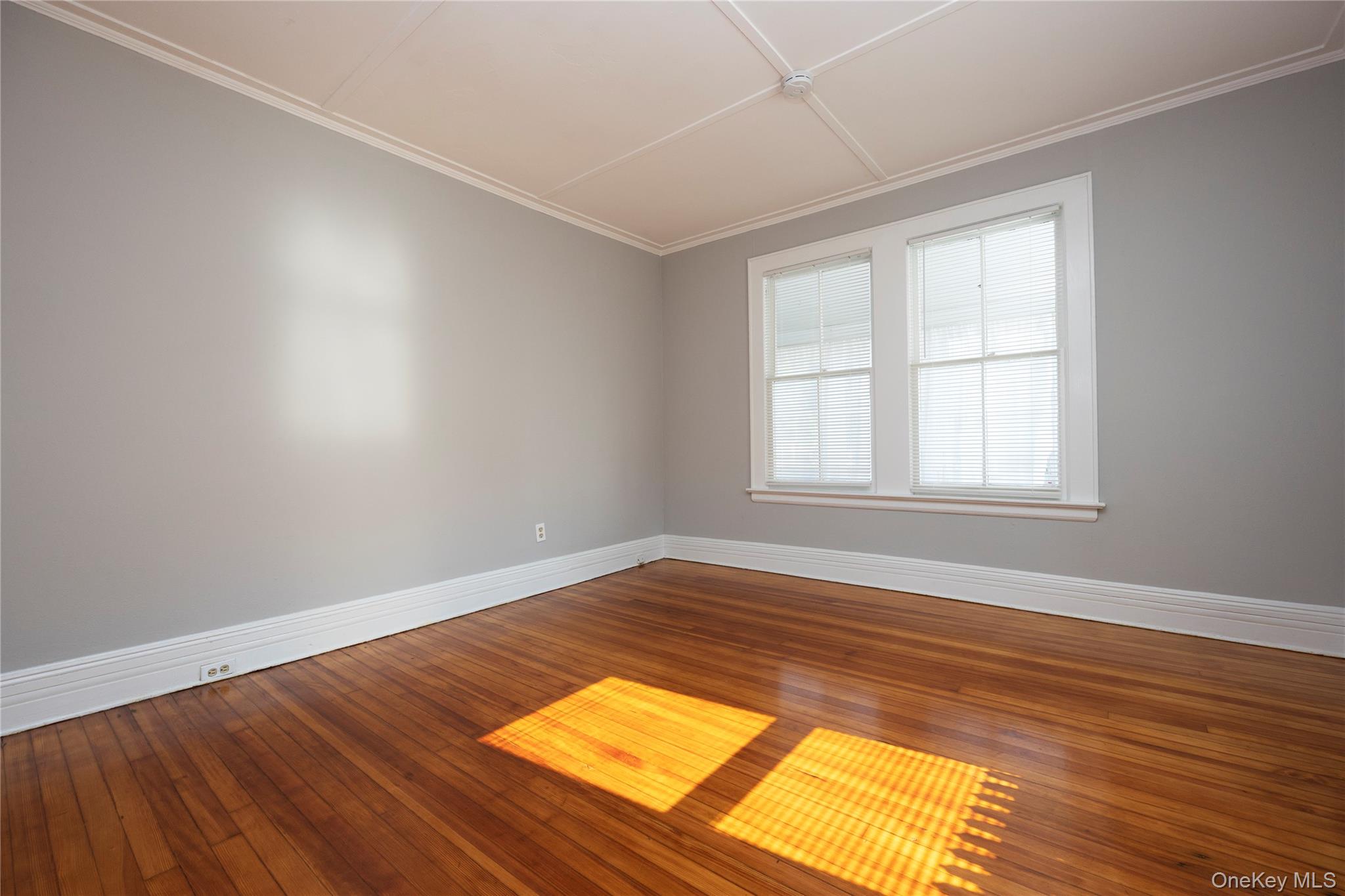 25 1st Street, Islip, NY 11751