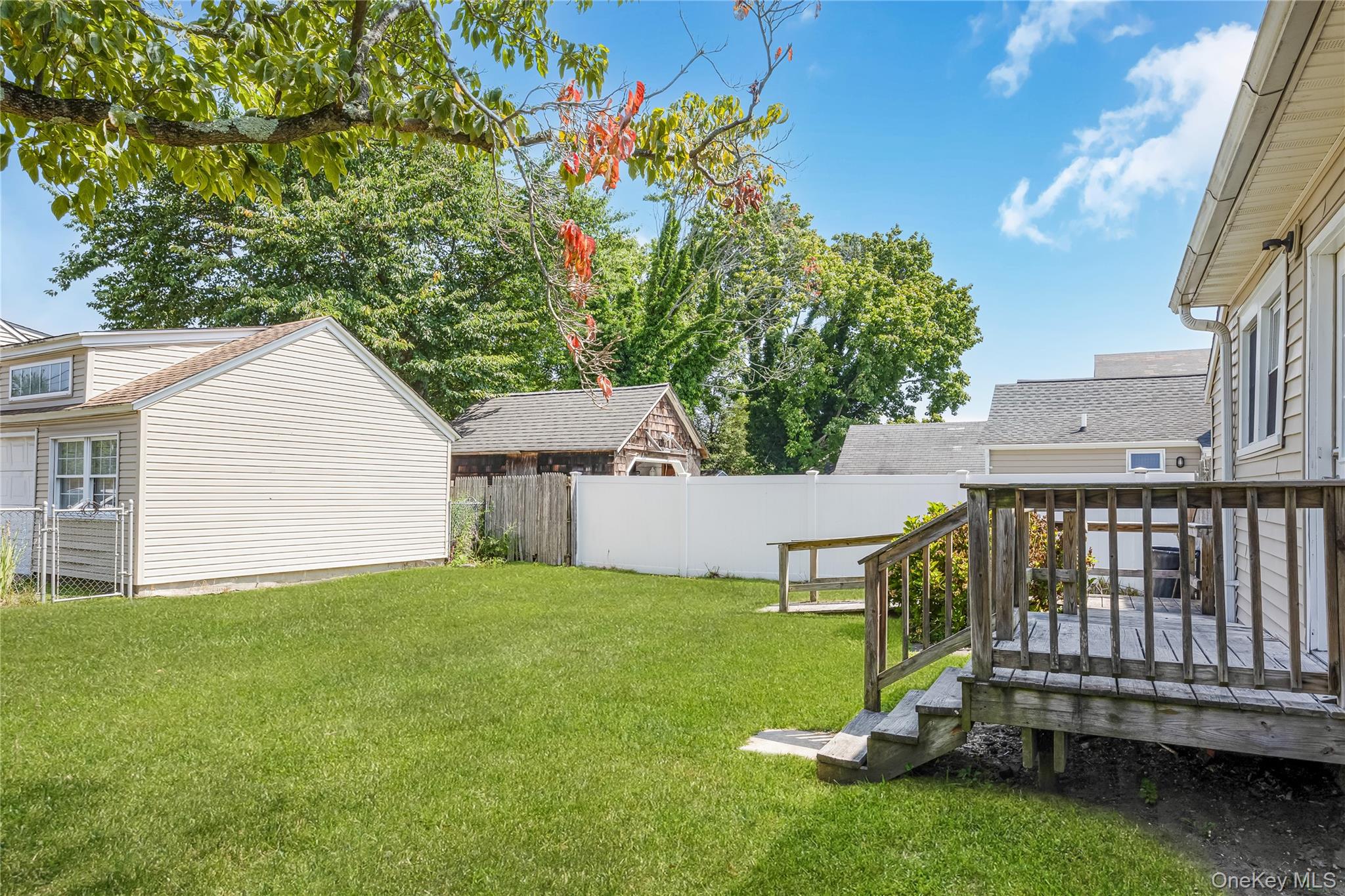 25 1st Street, Islip, NY 11751