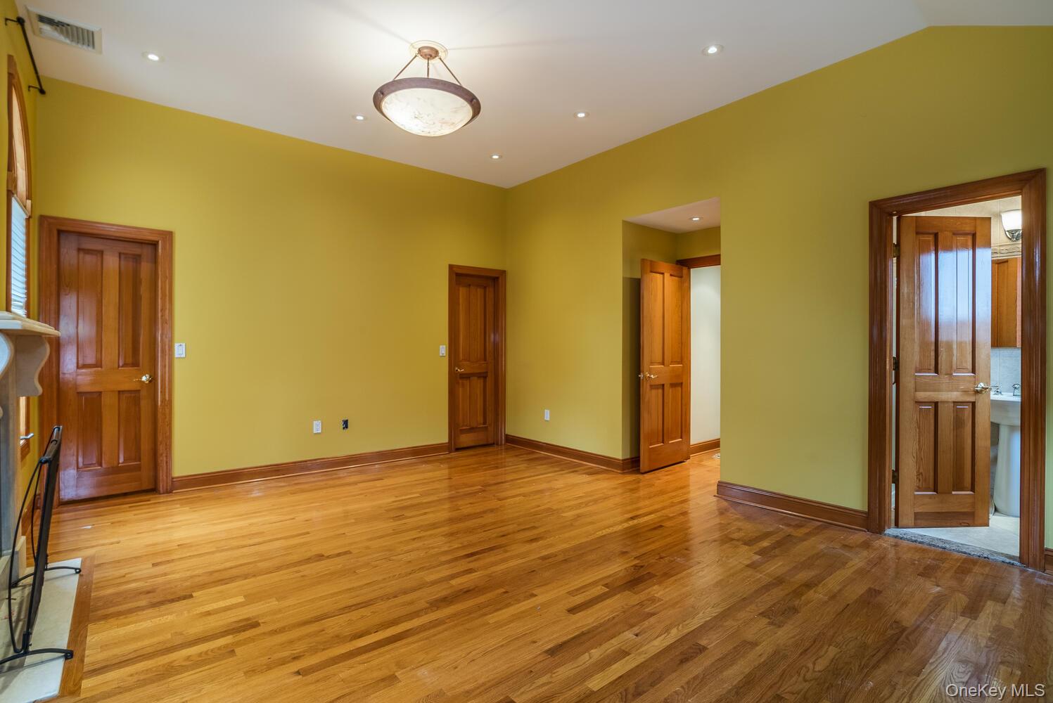 141-16 11th Avenue, Malba, NY 11357