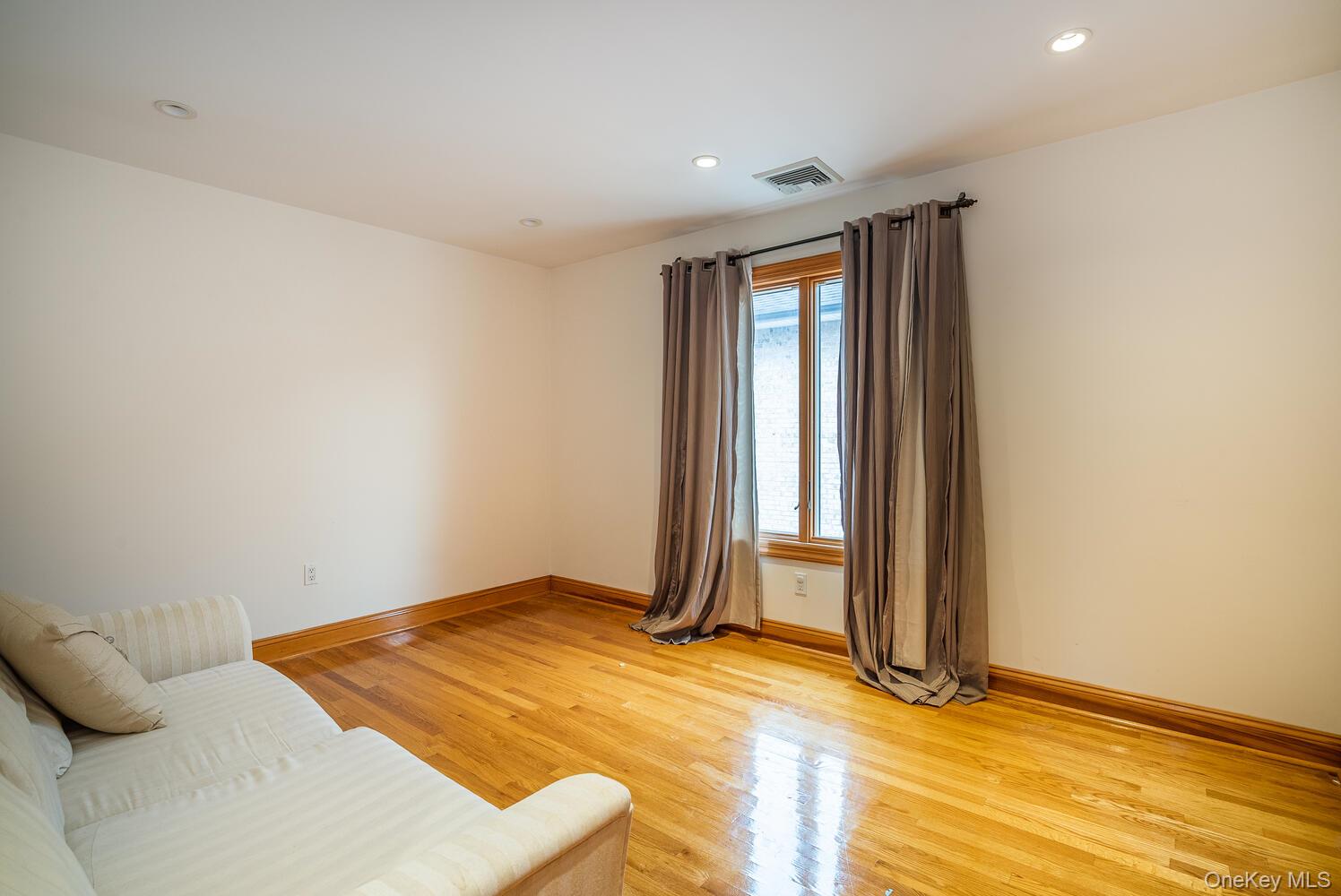 141-16 11th Avenue, Malba, NY 11357