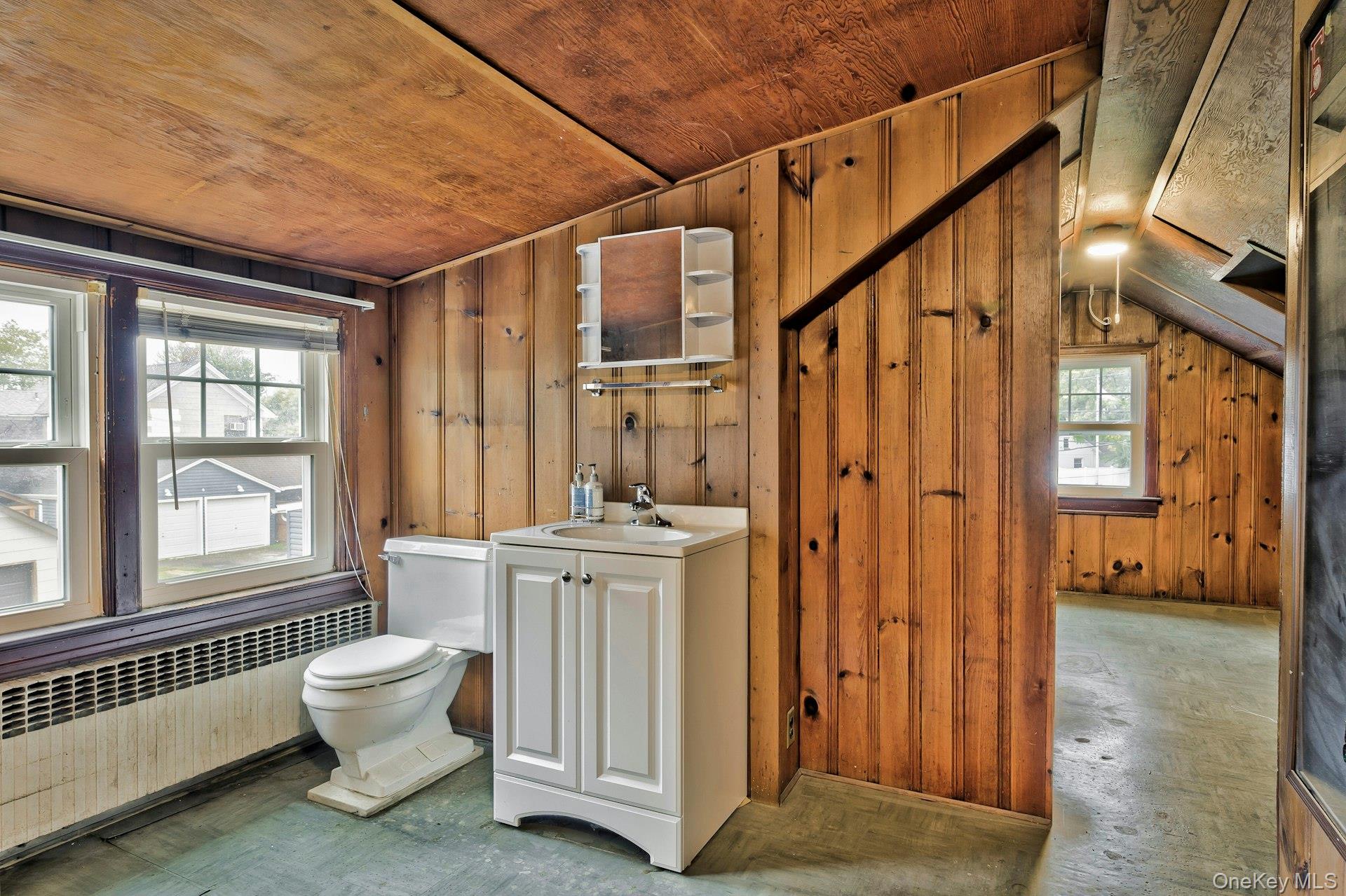 86 N Bayview Avenue, Freeport, NY 11520