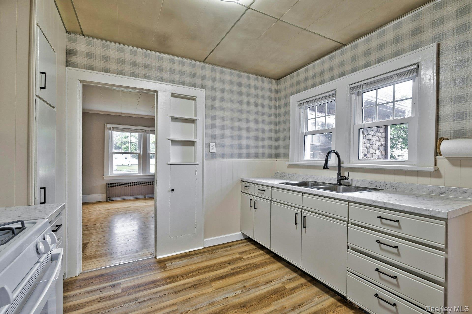 86 N Bayview Avenue, Freeport, NY 11520