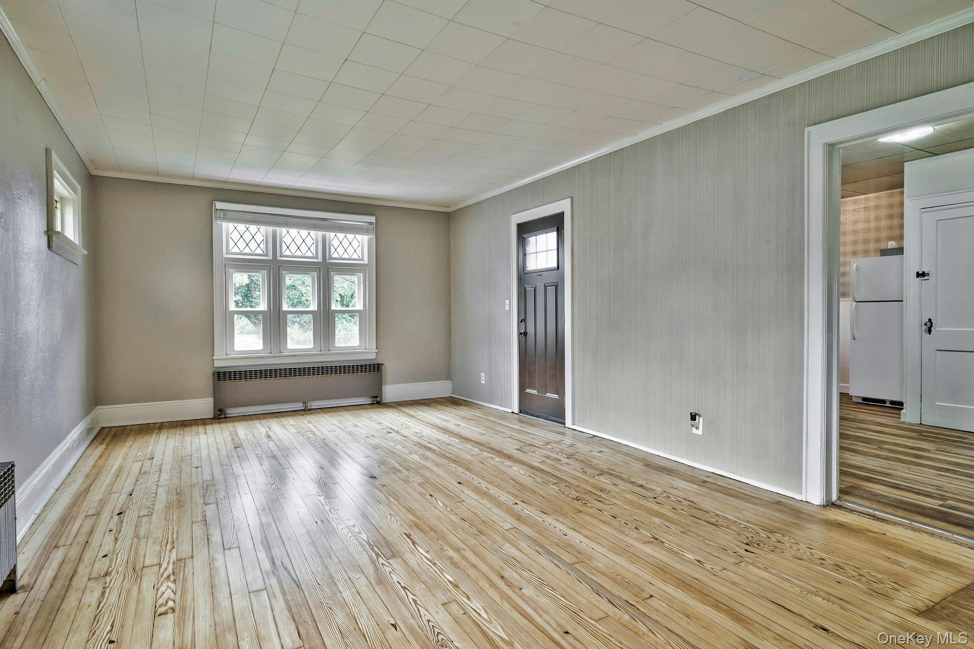 86 N Bayview Avenue, Freeport, NY 11520