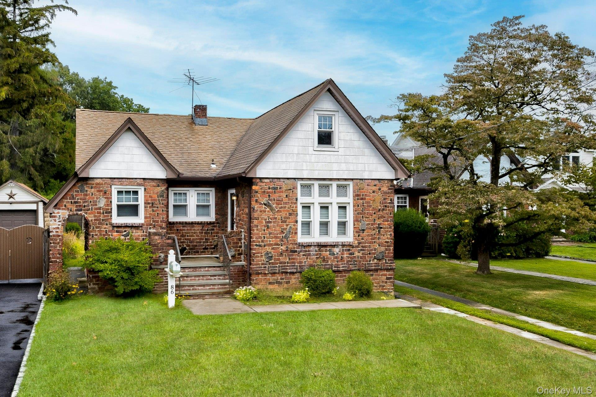 86 N Bayview Avenue, Freeport, NY 11520