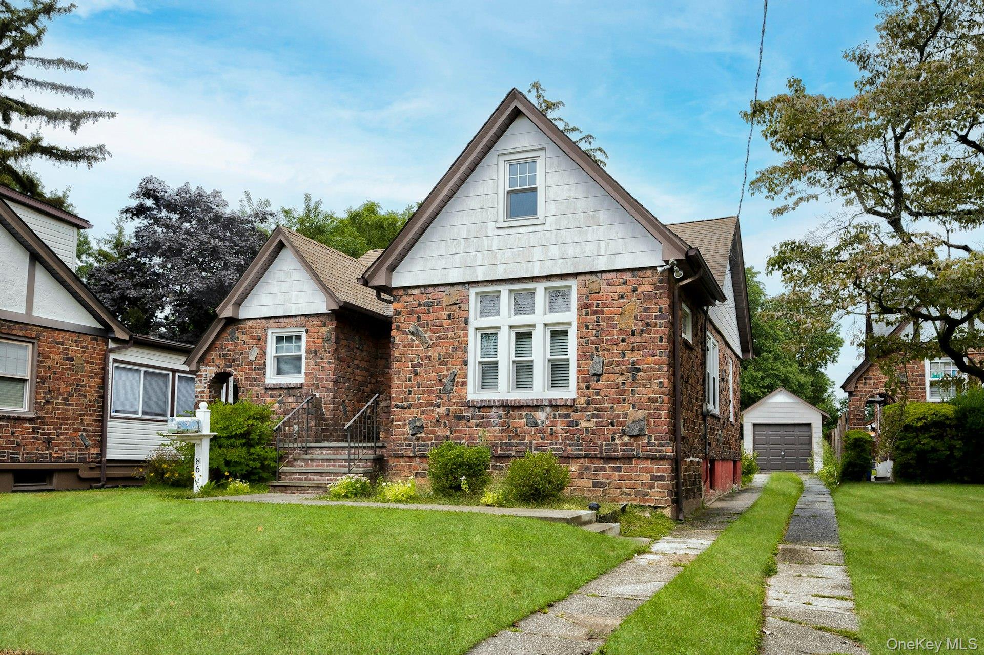 86 N Bayview Avenue, Freeport, NY 11520