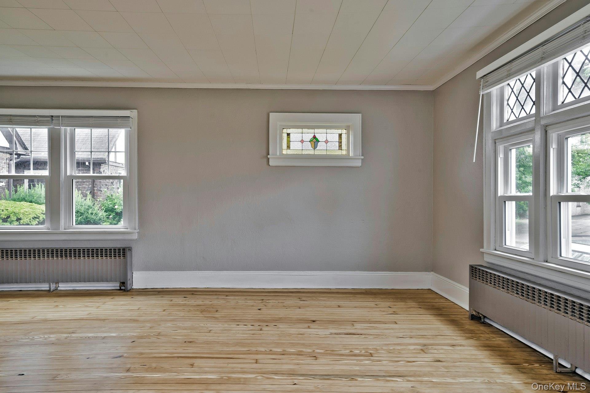 86 N Bayview Avenue, Freeport, NY 11520