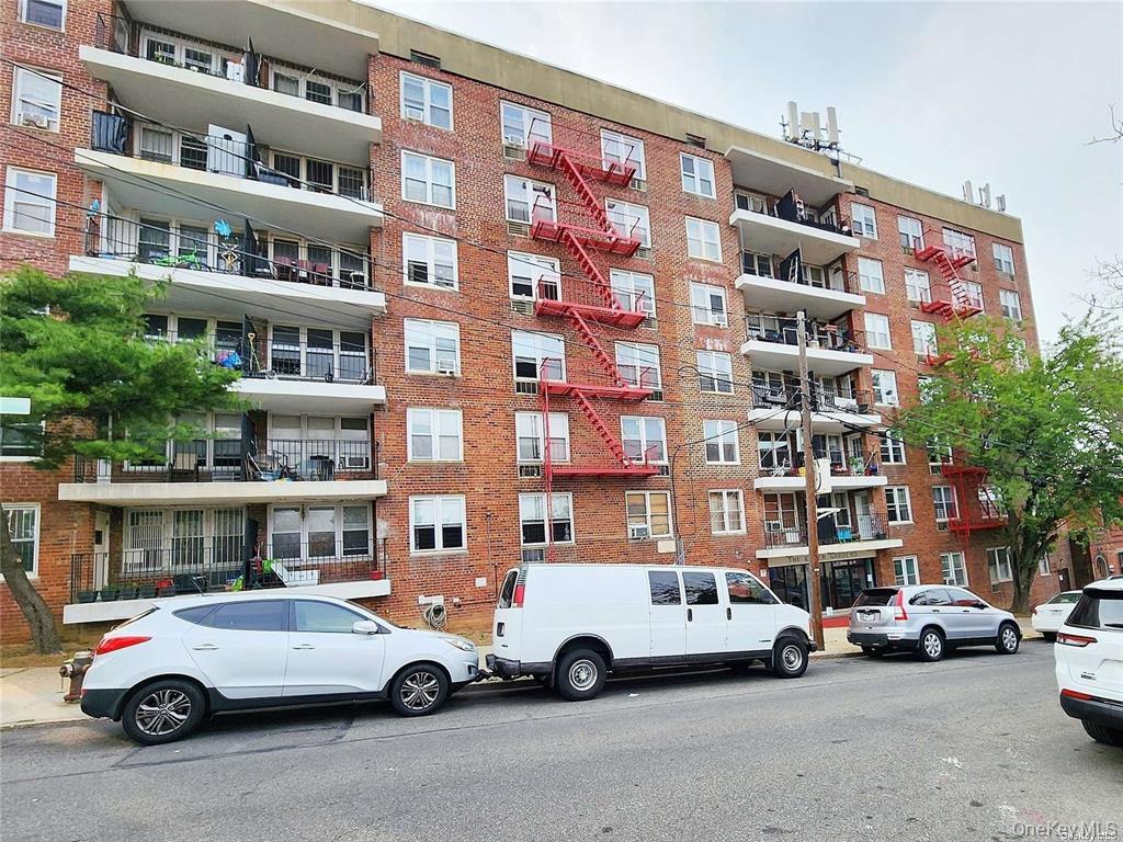 8605 60th Road # 3F, Elmhurst, NY 11373