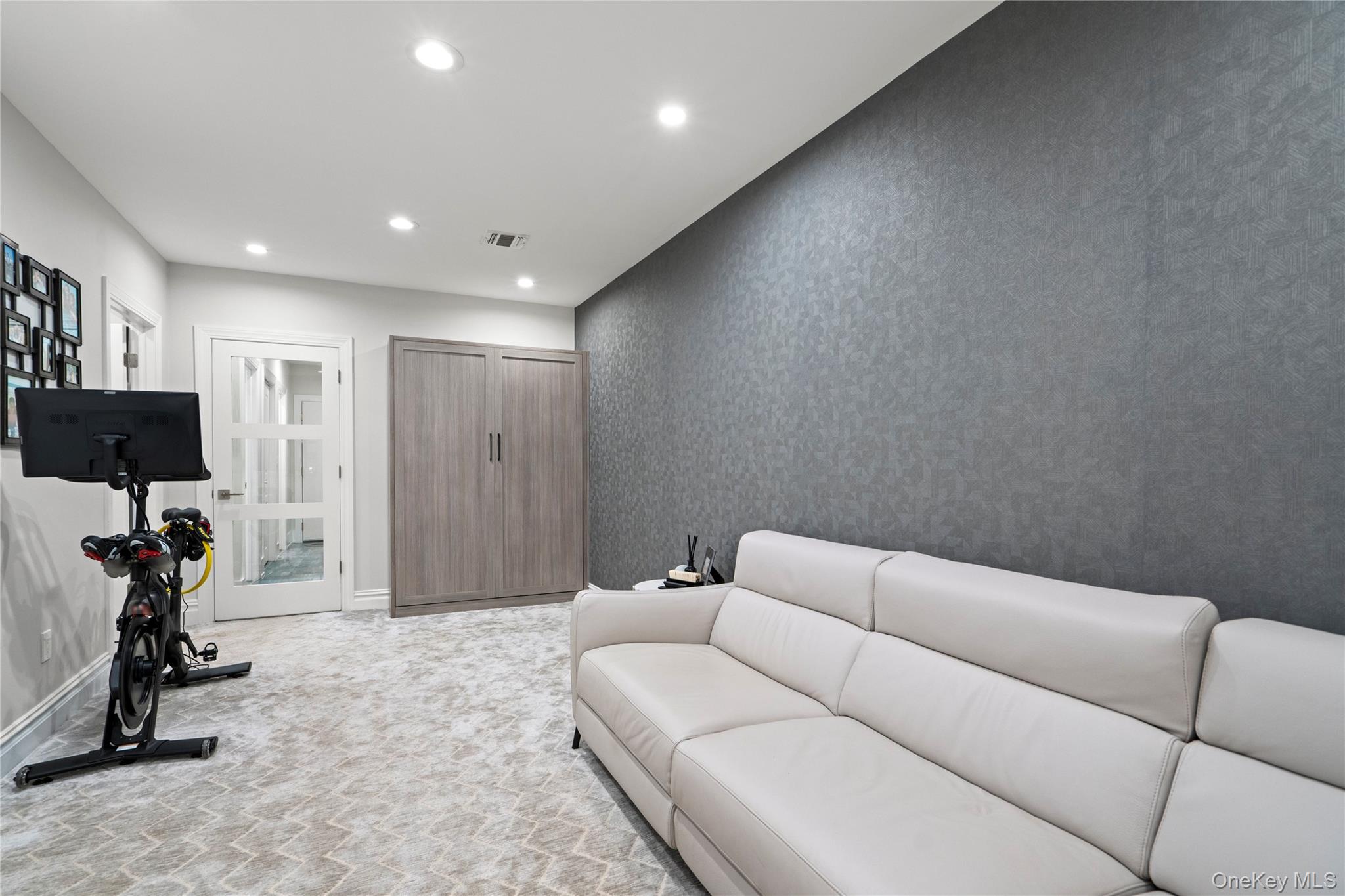 23 The Preserve, Woodbury, NY 11797