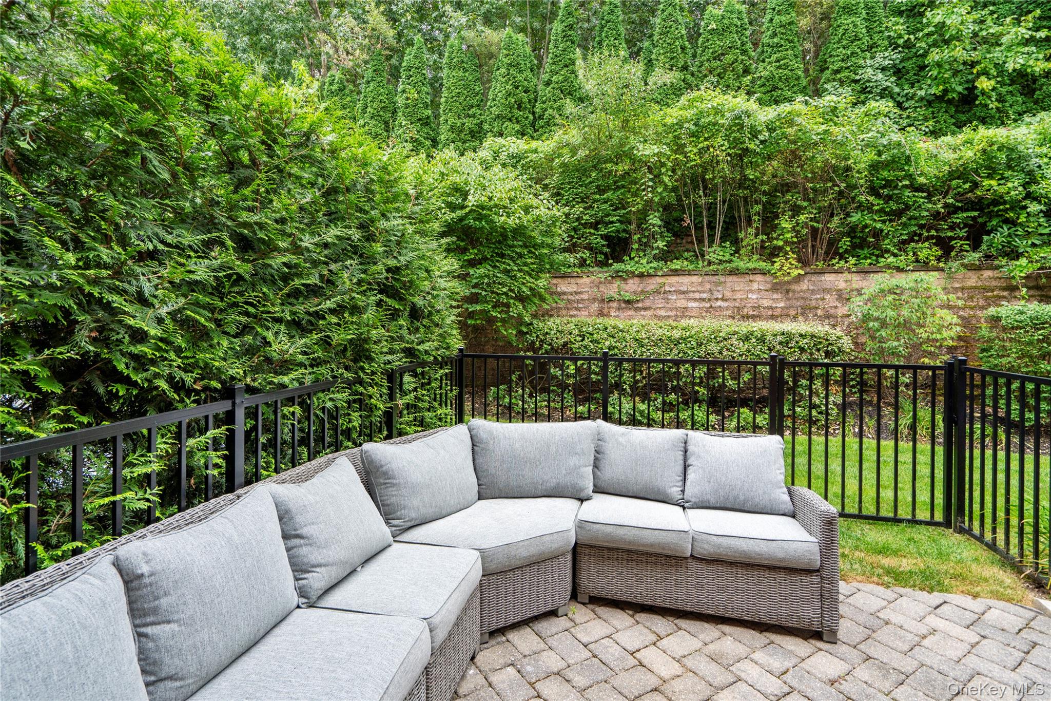 23 The Preserve, Woodbury, NY 11797