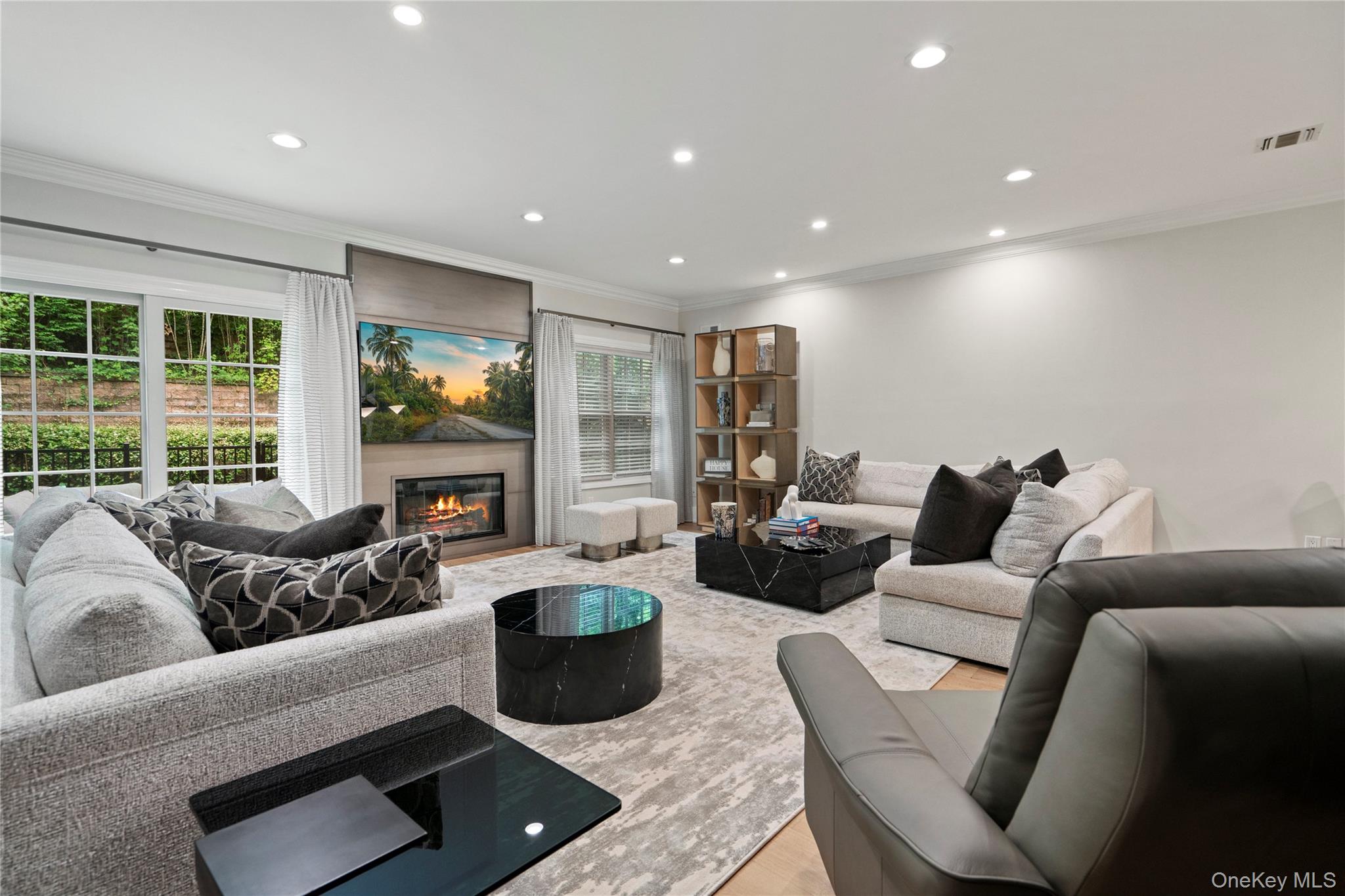 23 The Preserve, Woodbury, NY 11797