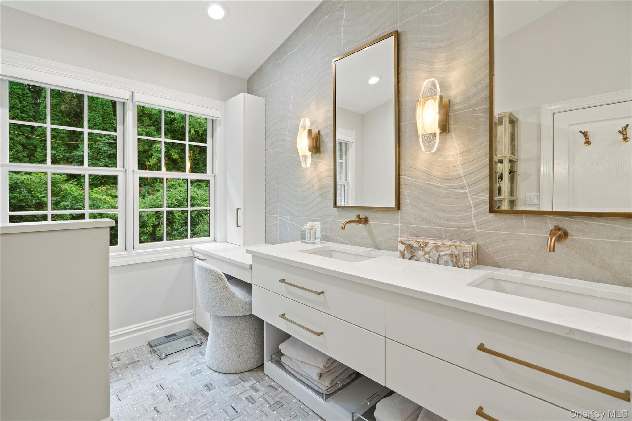 23 The Preserve, Woodbury, NY 11797