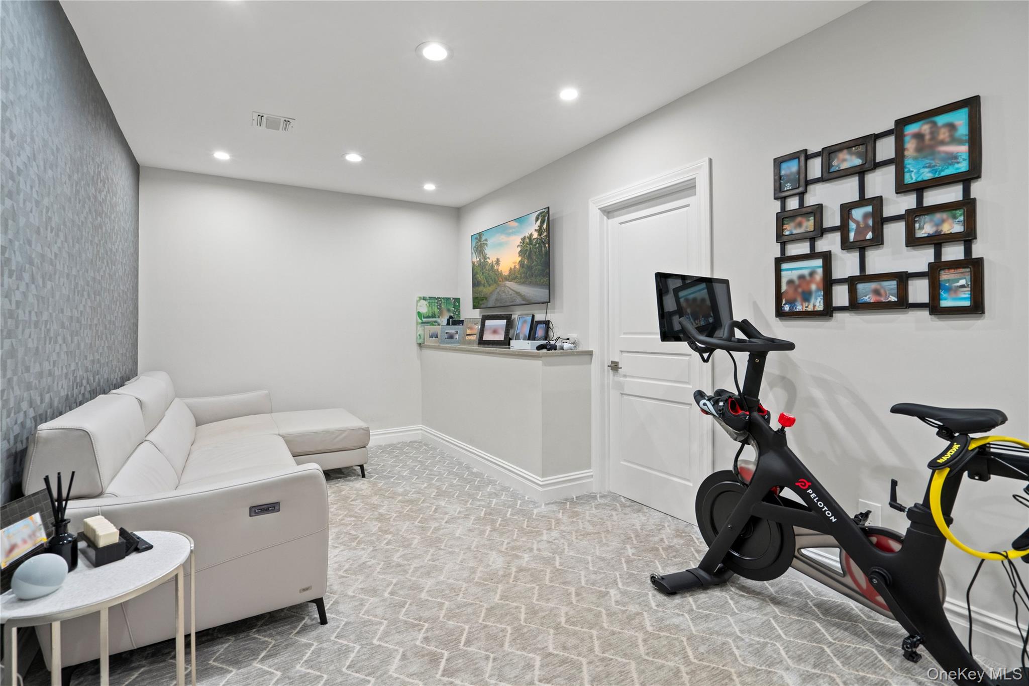 23 The Preserve, Woodbury, NY 11797