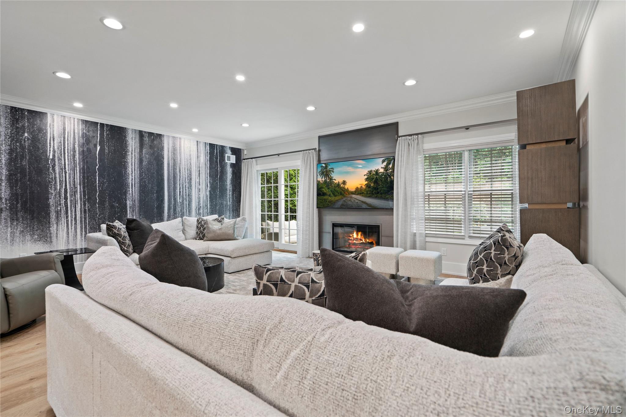 23 The Preserve, Woodbury, NY 11797