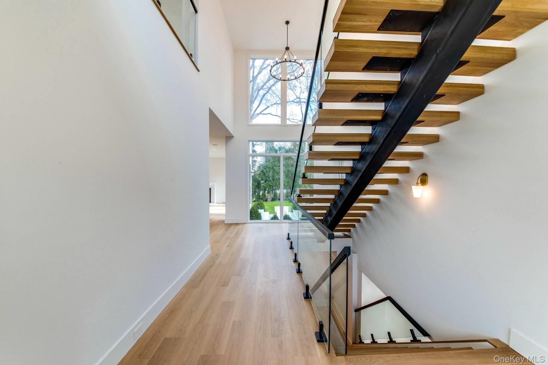 66 Hillside Drive E, East Hampton, NY 11963