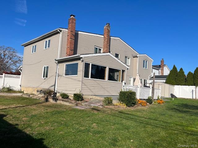 9 Hollings Drive, Deer Park, NY 11729