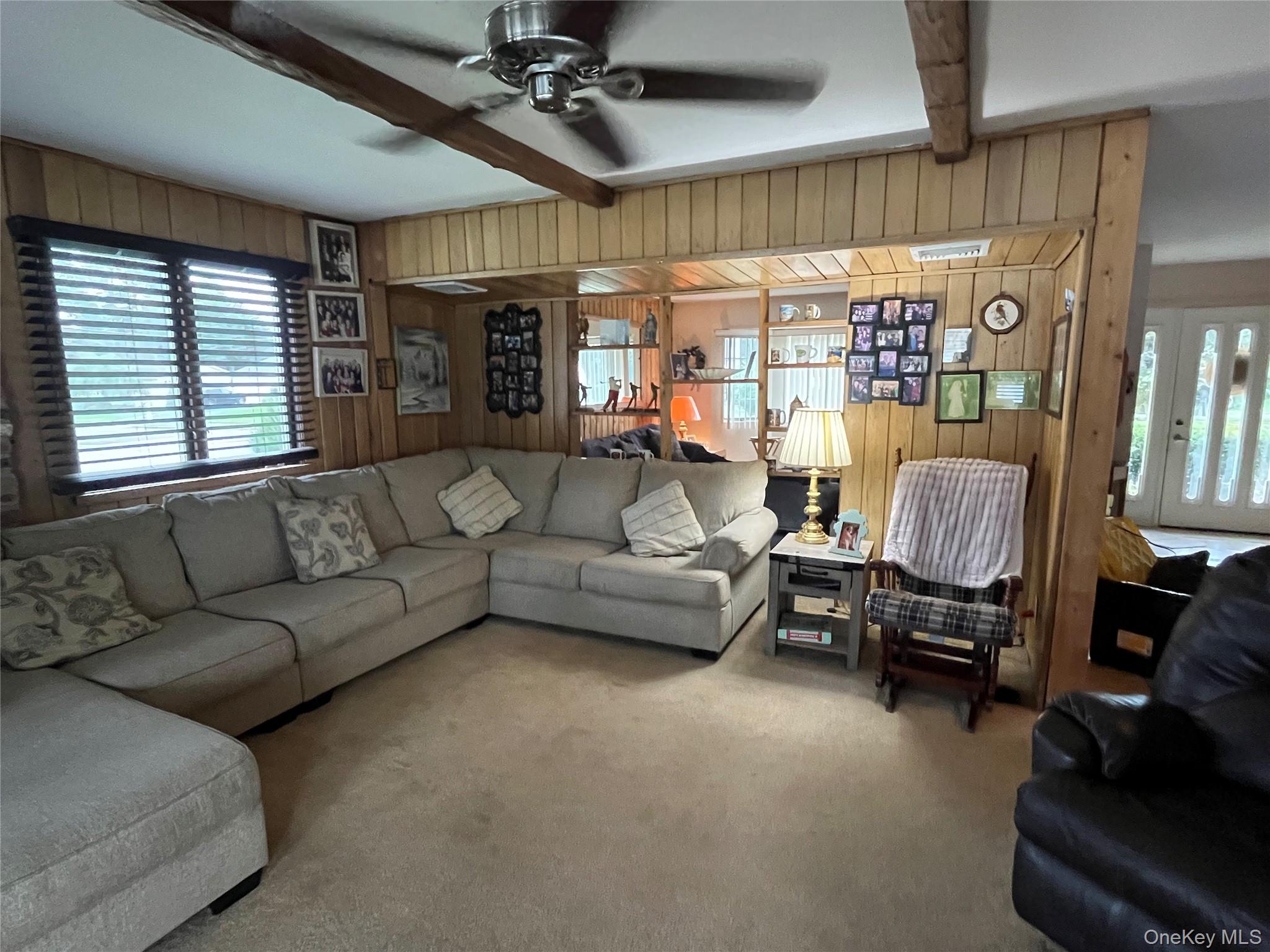 9 Hollings Drive, Deer Park, NY 11729