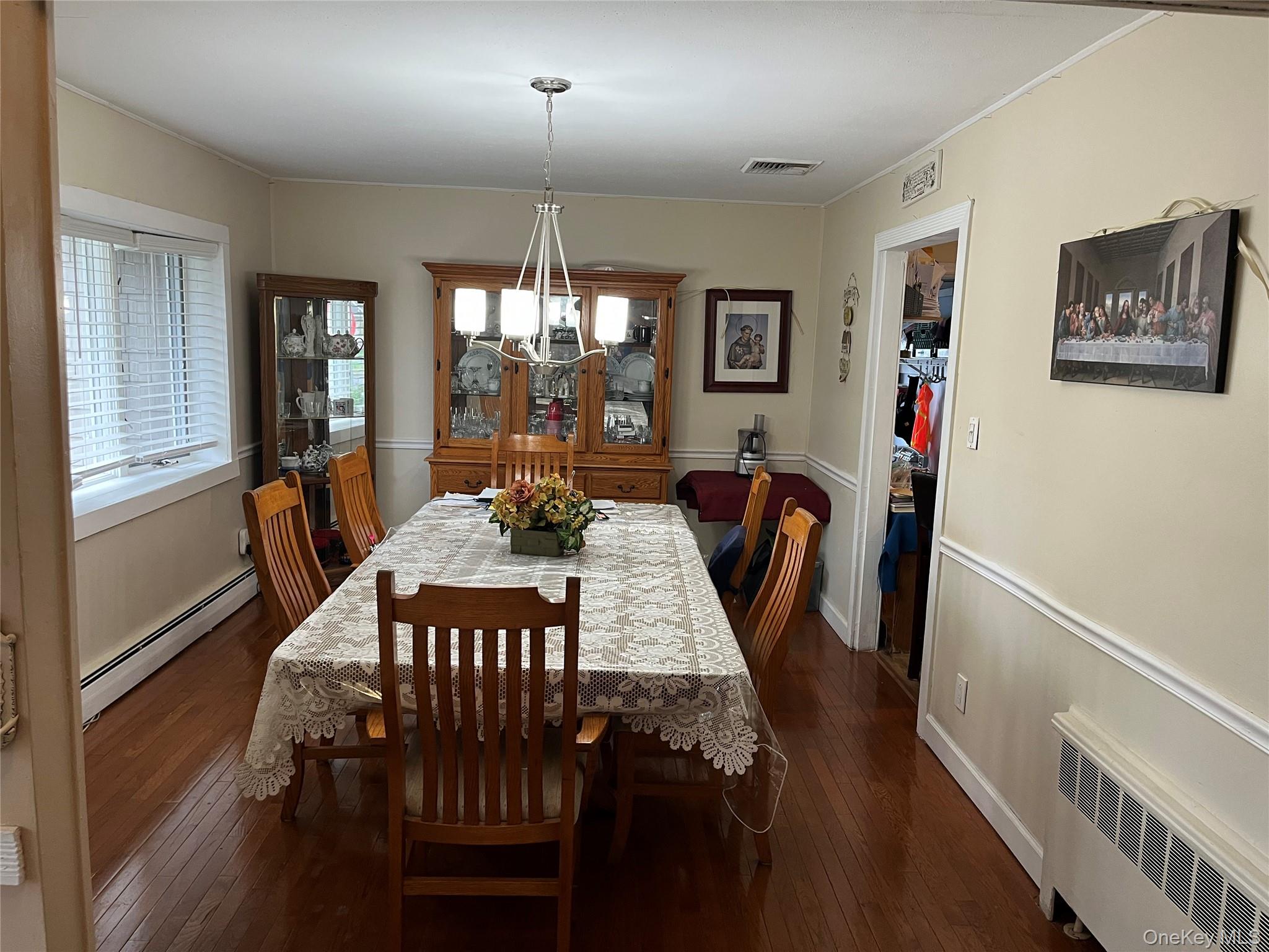 9 Hollings Drive, Deer Park, NY 11729