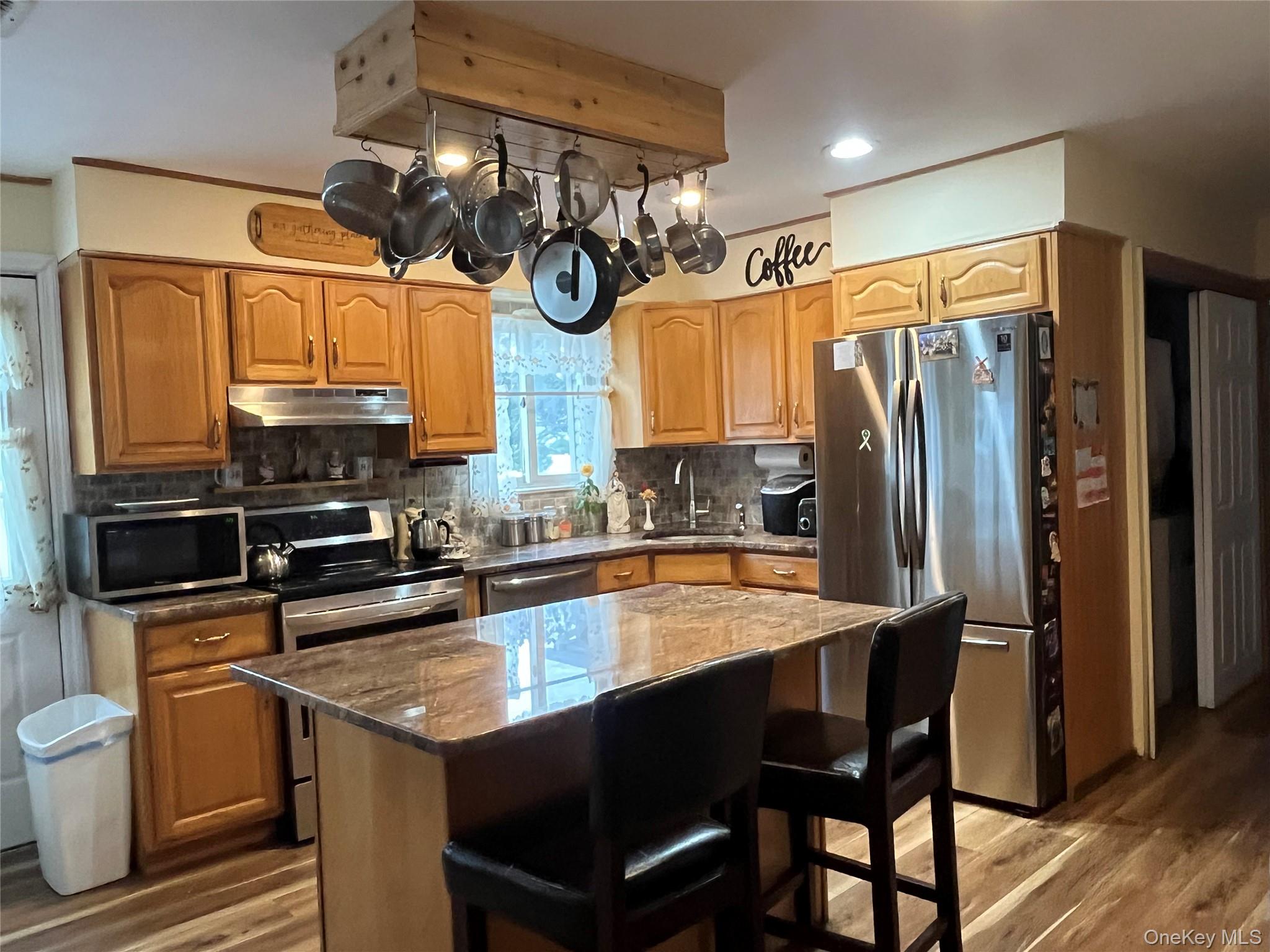 9 Hollings Drive, Deer Park, NY 11729