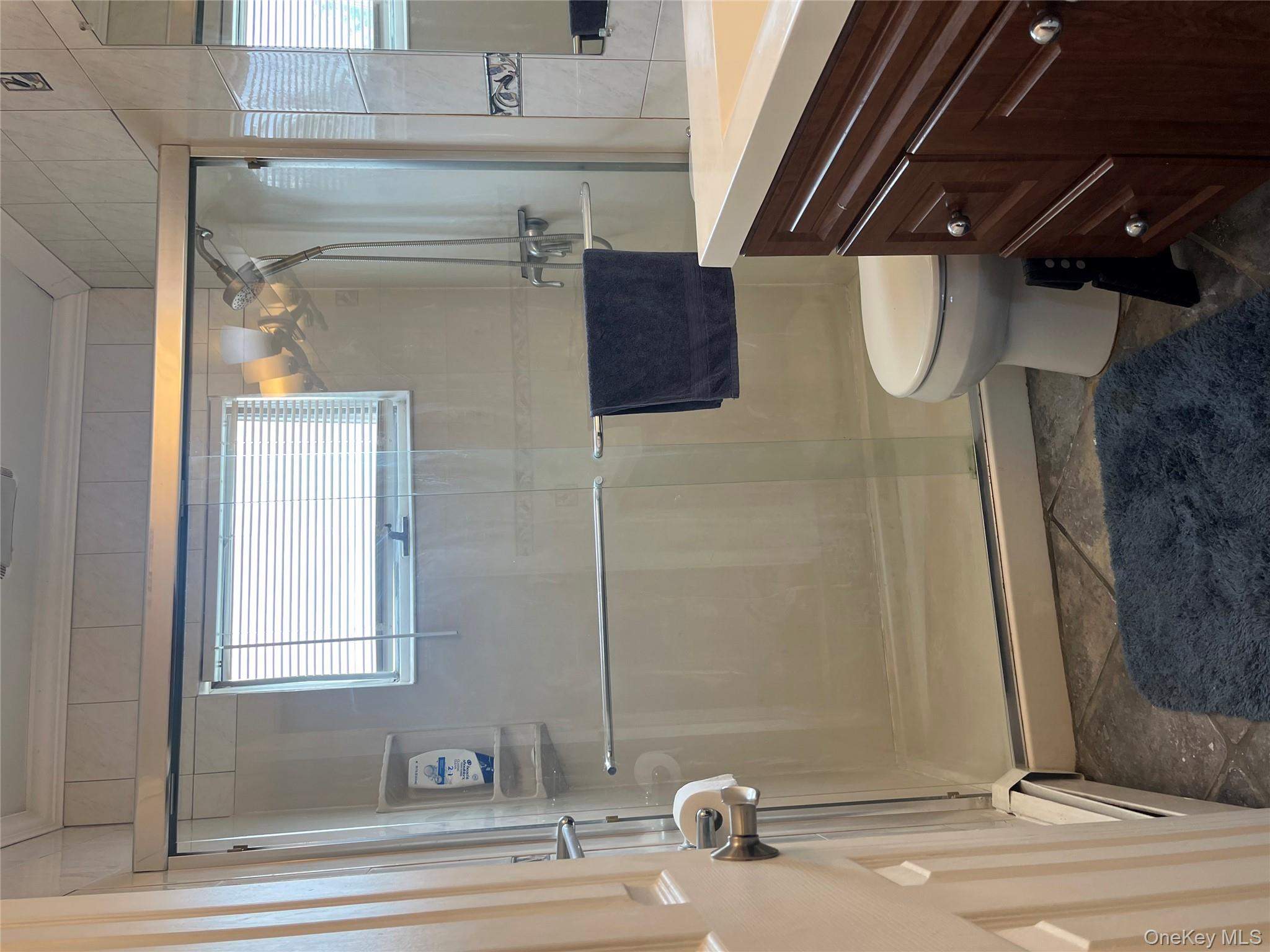 9 Hollings Drive, Deer Park, NY 11729