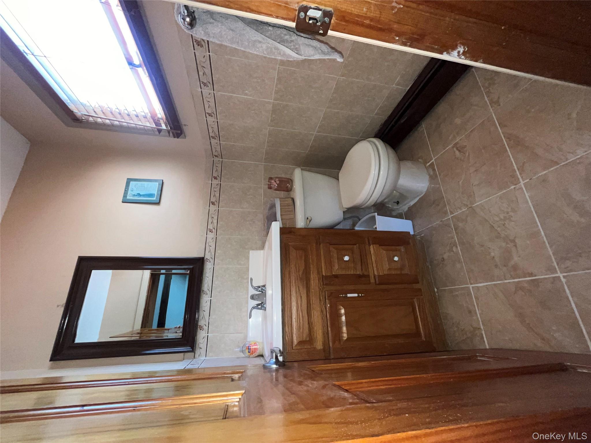 9 Hollings Drive, Deer Park, NY 11729