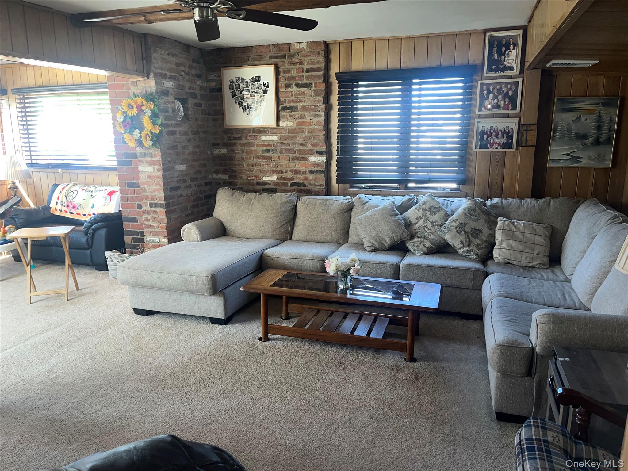 9 Hollings Drive, Deer Park, NY 11729