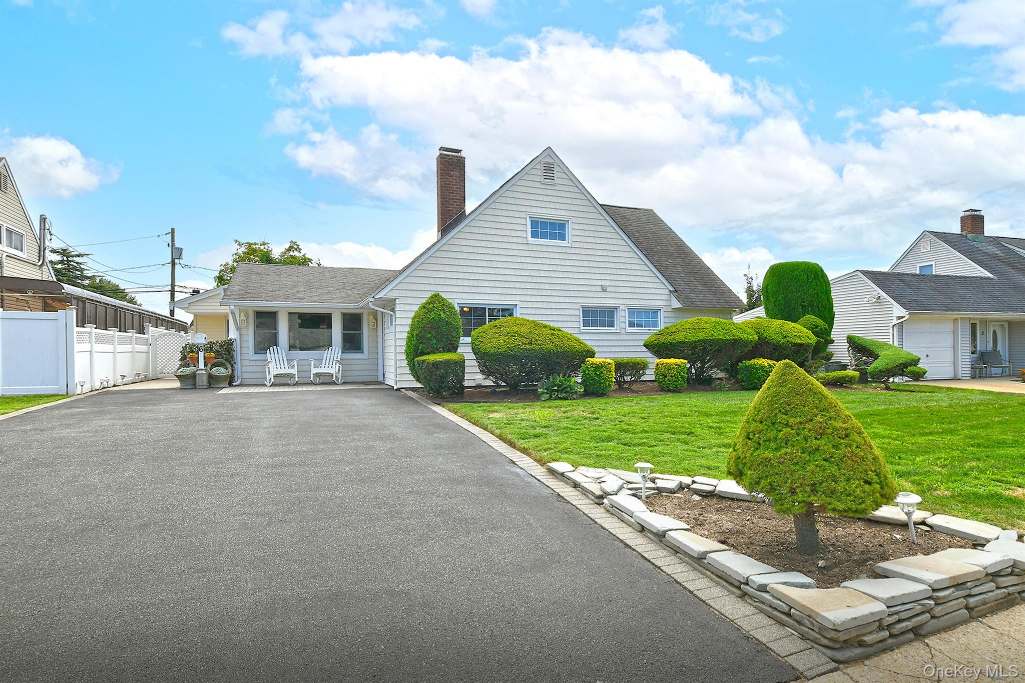 6 Serpentine Lane, Levittown, NY 11756