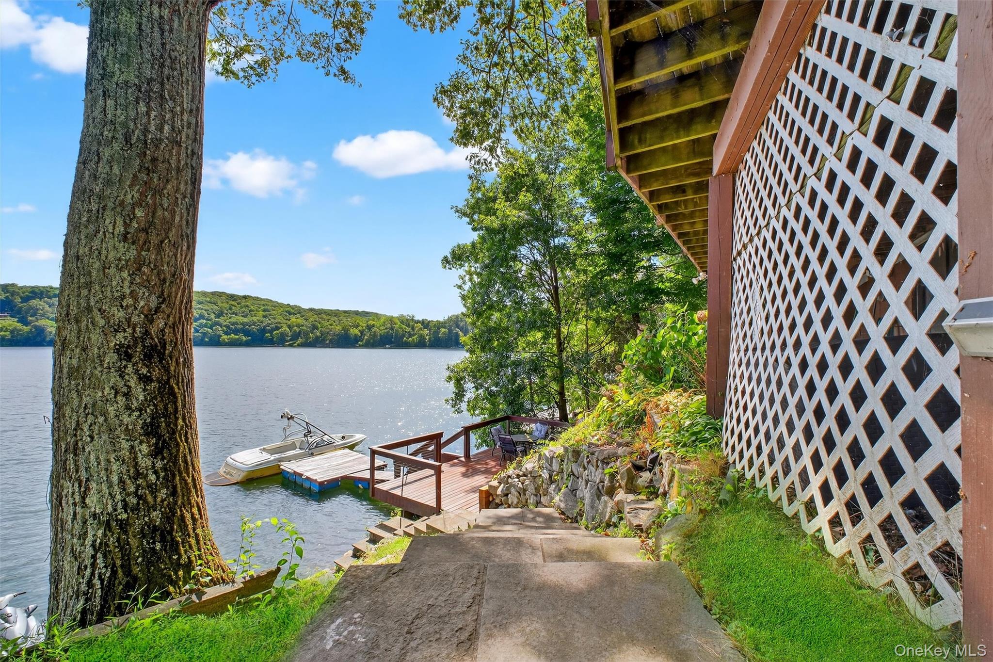 60 LAKEVIEW DR, Holmes, NY 12531