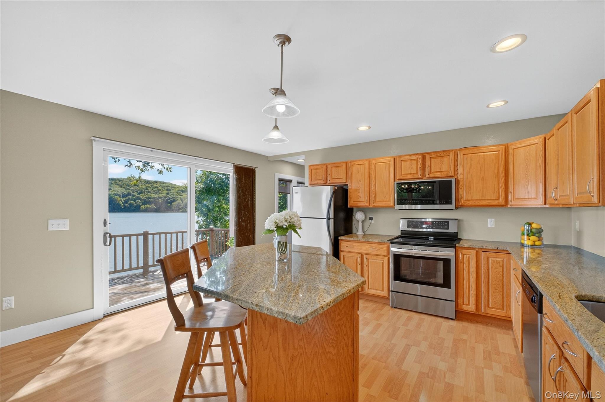 60 LAKEVIEW DR, Holmes, NY 12531