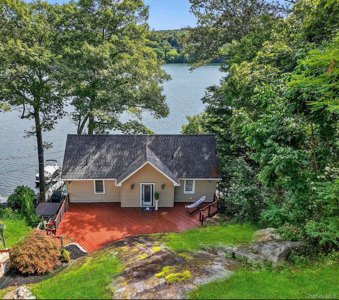 60 LAKEVIEW DR, Holmes, NY 12531