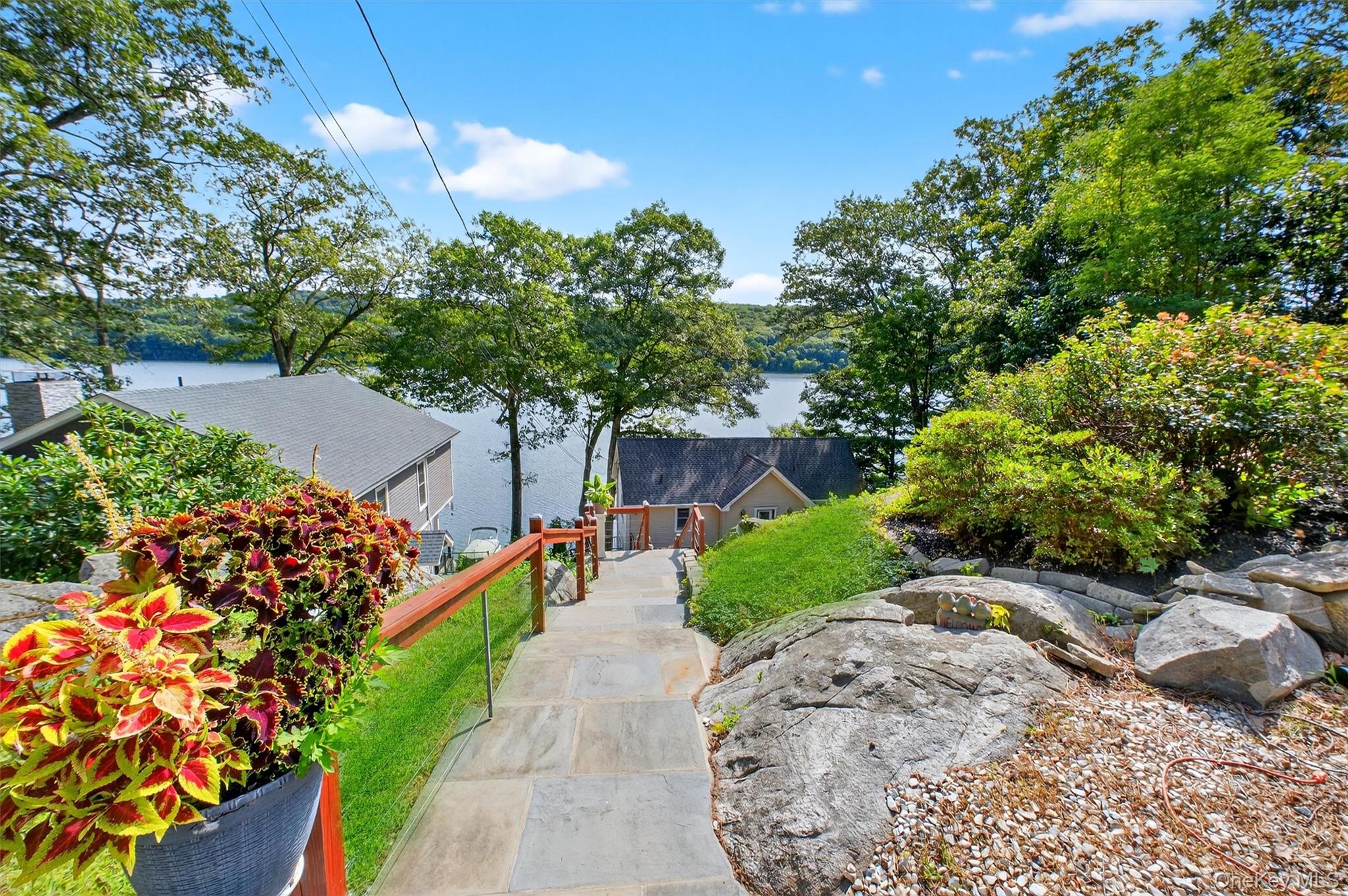 60 LAKEVIEW DR, Holmes, NY 12531