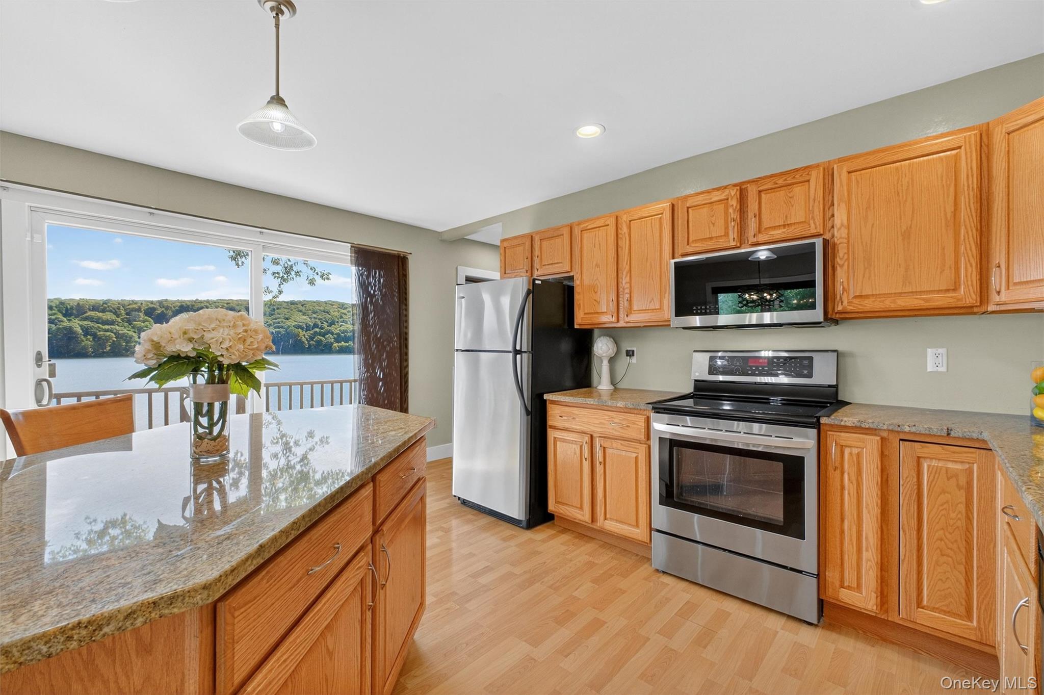 60 LAKEVIEW DR, Holmes, NY 12531