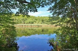 72 Lakeside Road, Mahopac, NY 10541